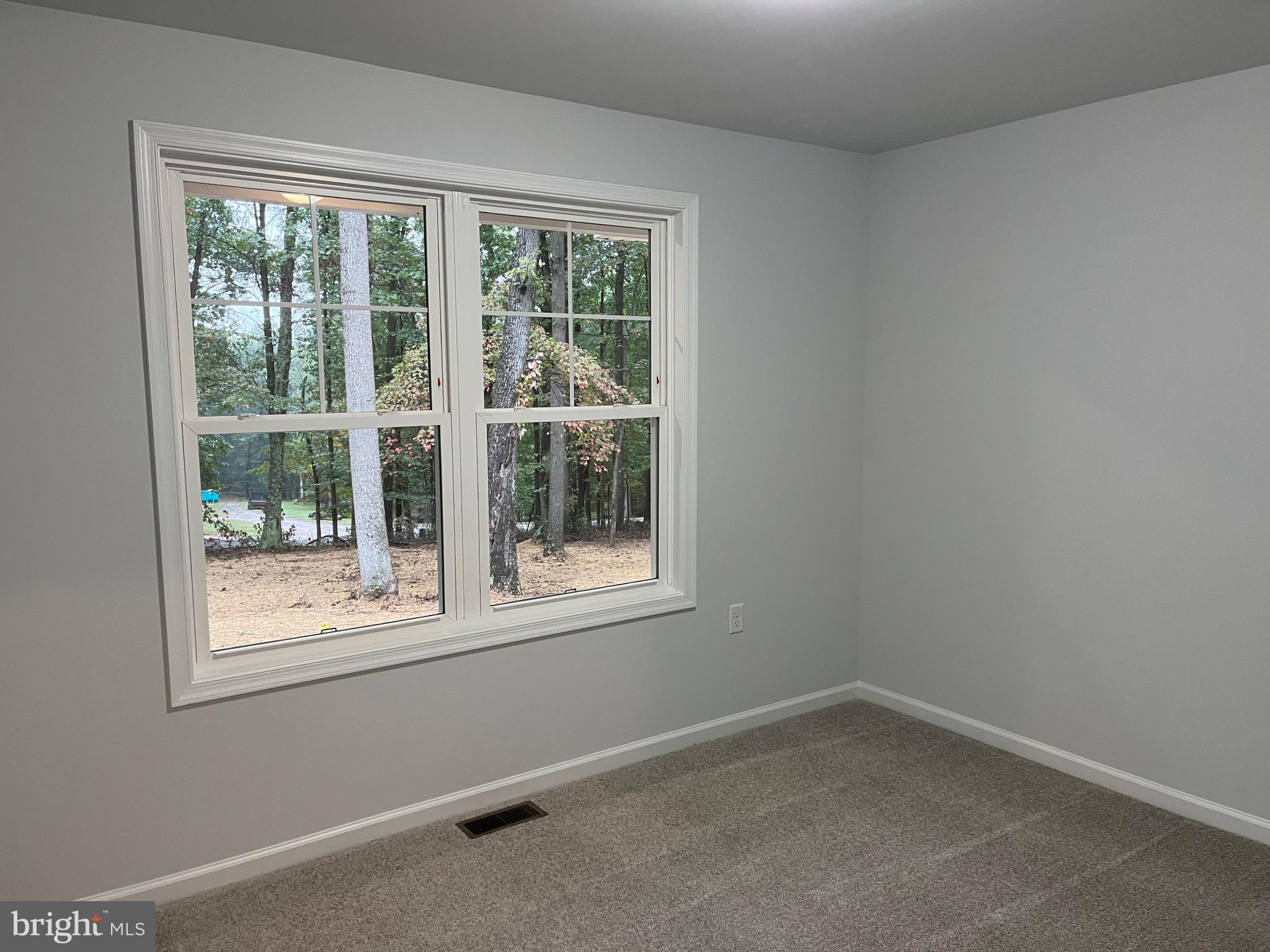 TWIN LAKES EAST - Residential