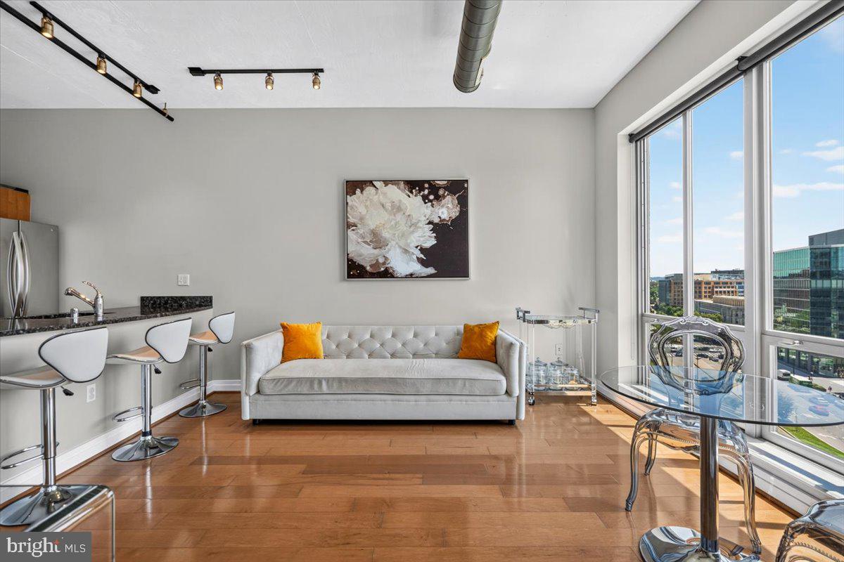 301 MASSACHUSETTS AVENUE NW 902