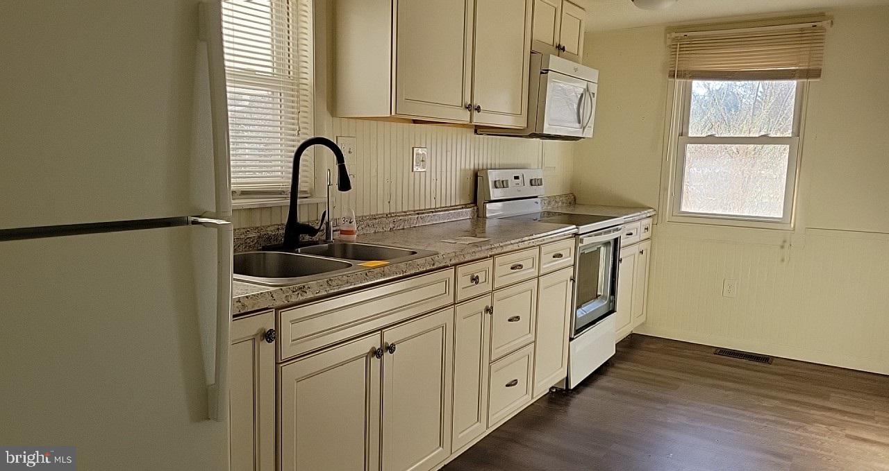 PLACID BAY ESTATES - Residential