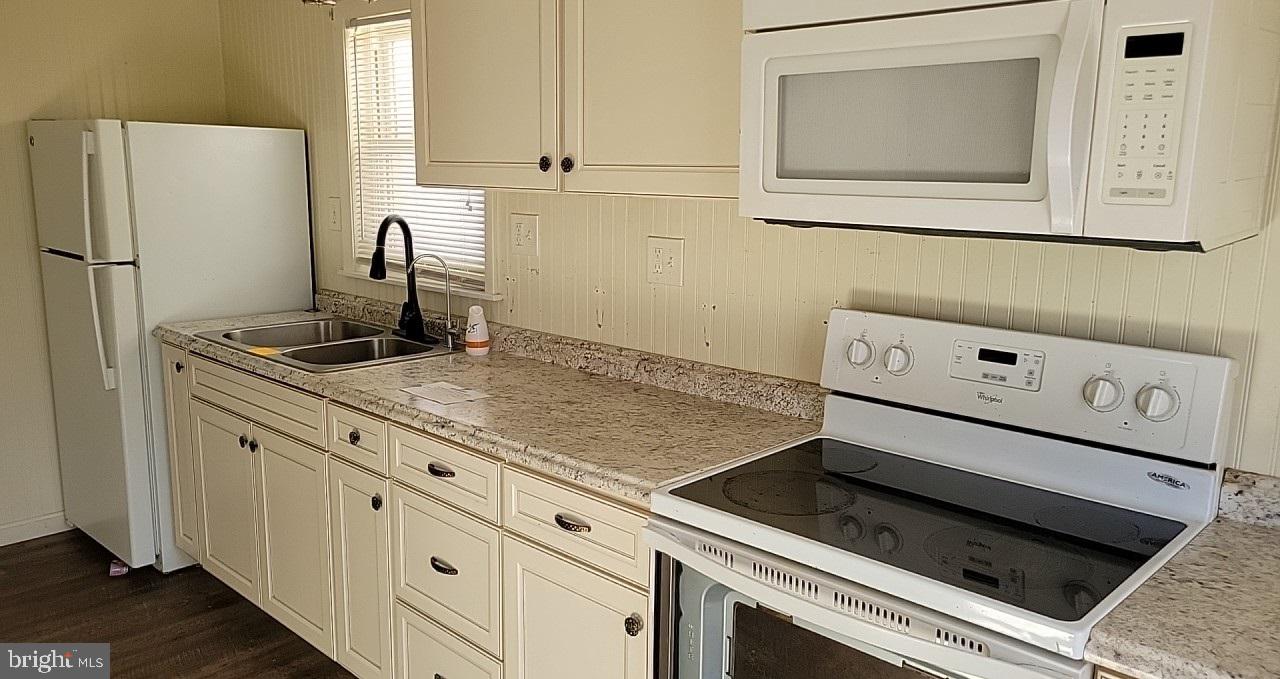 PLACID BAY ESTATES - Residential