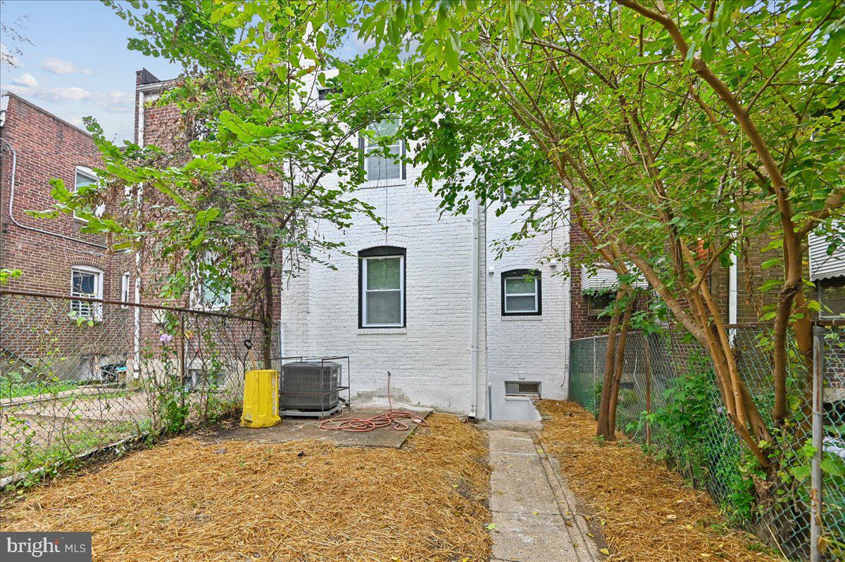 806 STOLL STREET