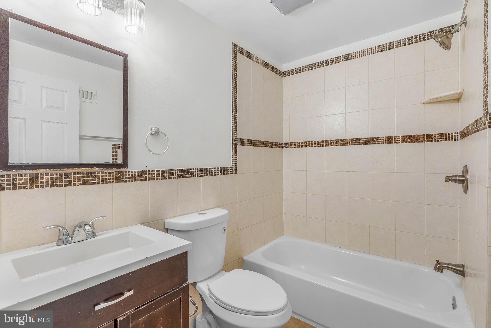 FRANCISVILLE - Residential Income