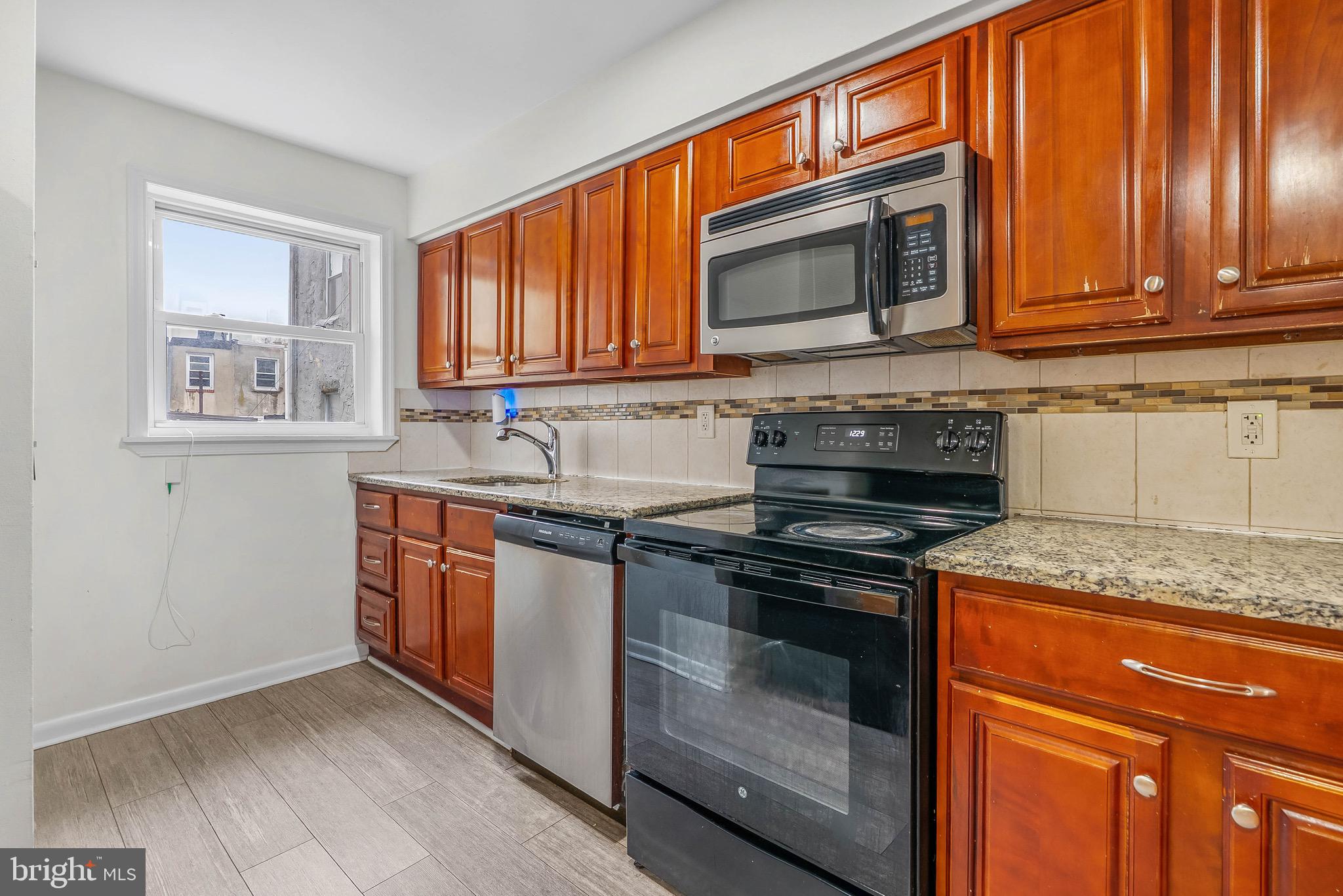 FRANCISVILLE - Residential Income