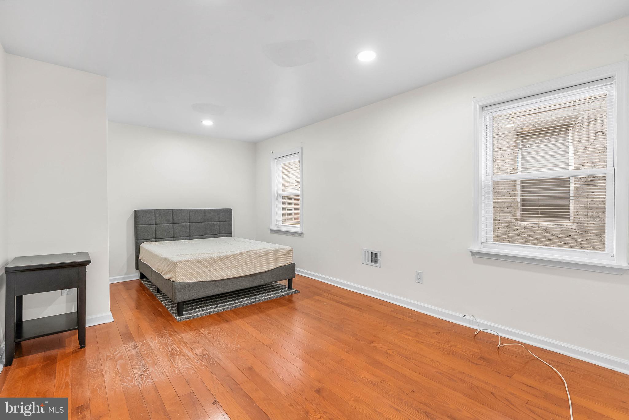 FRANCISVILLE - Residential Income