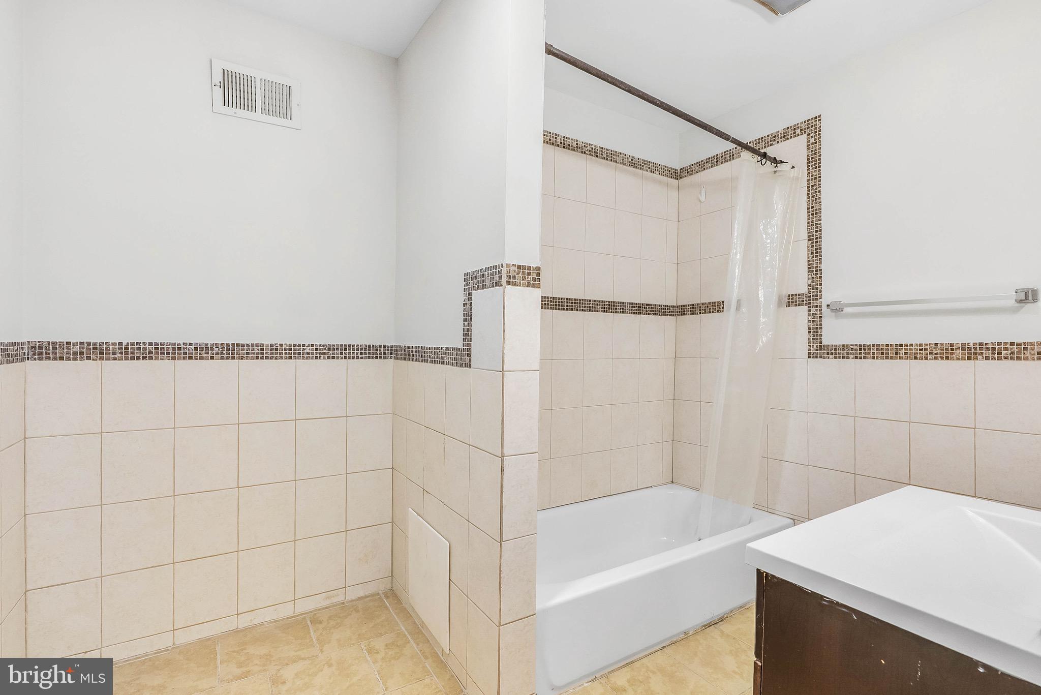 FRANCISVILLE - Residential Income