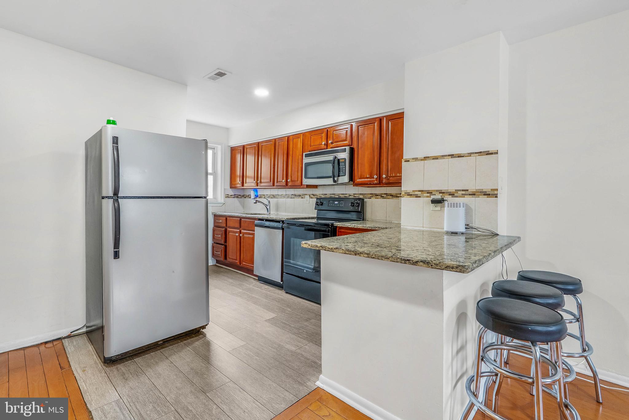 FRANCISVILLE - Residential Income