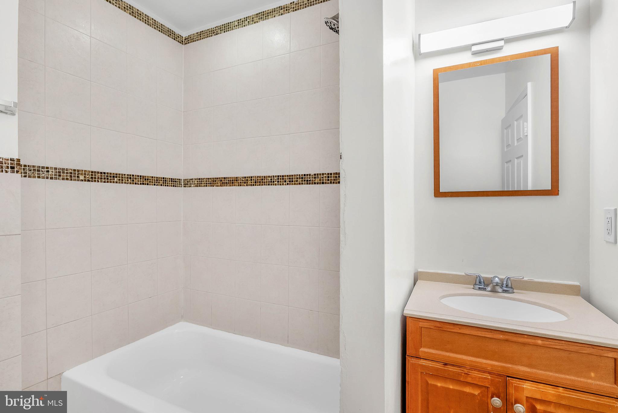 FRANCISVILLE - Residential Income