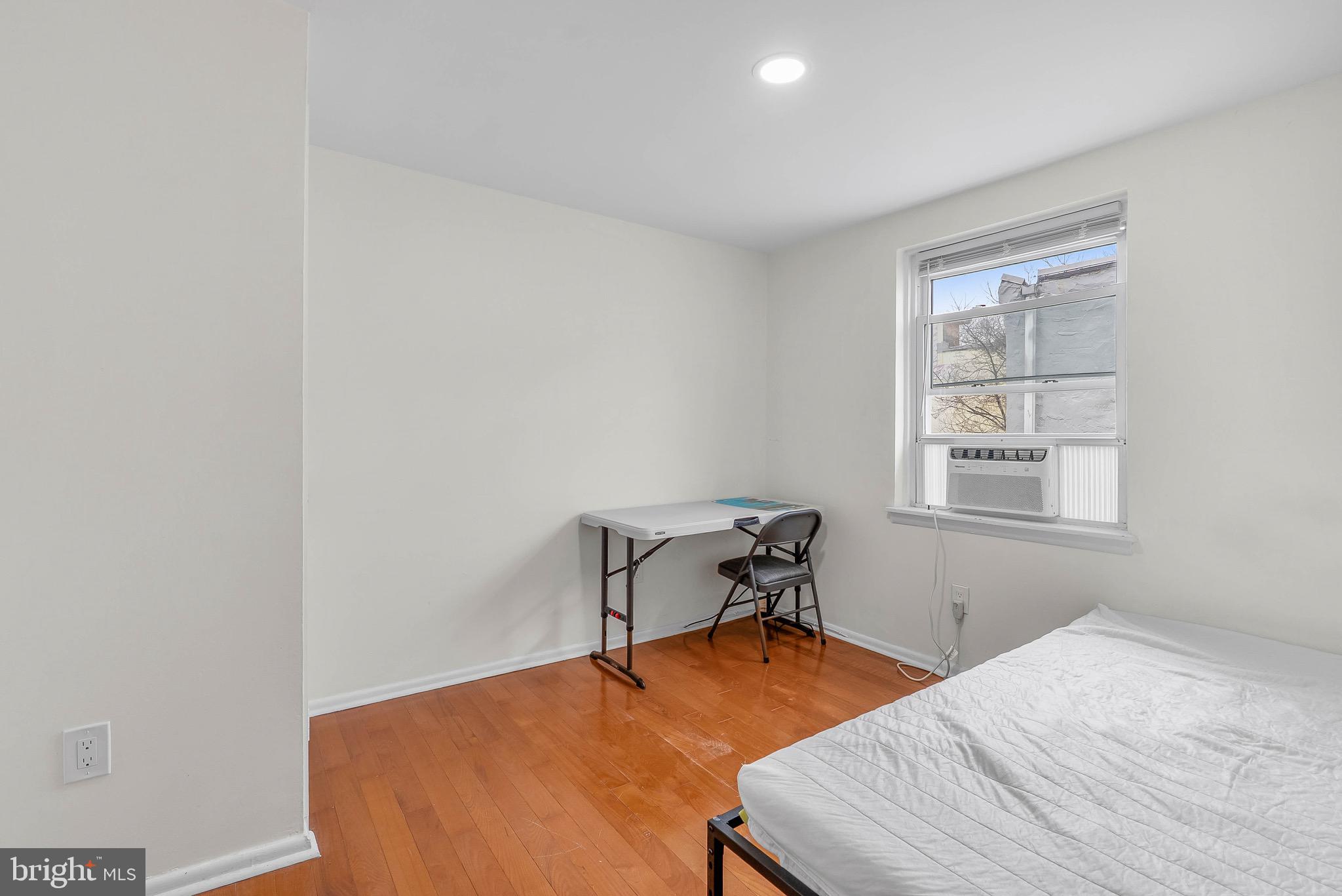 FRANCISVILLE - Residential Income