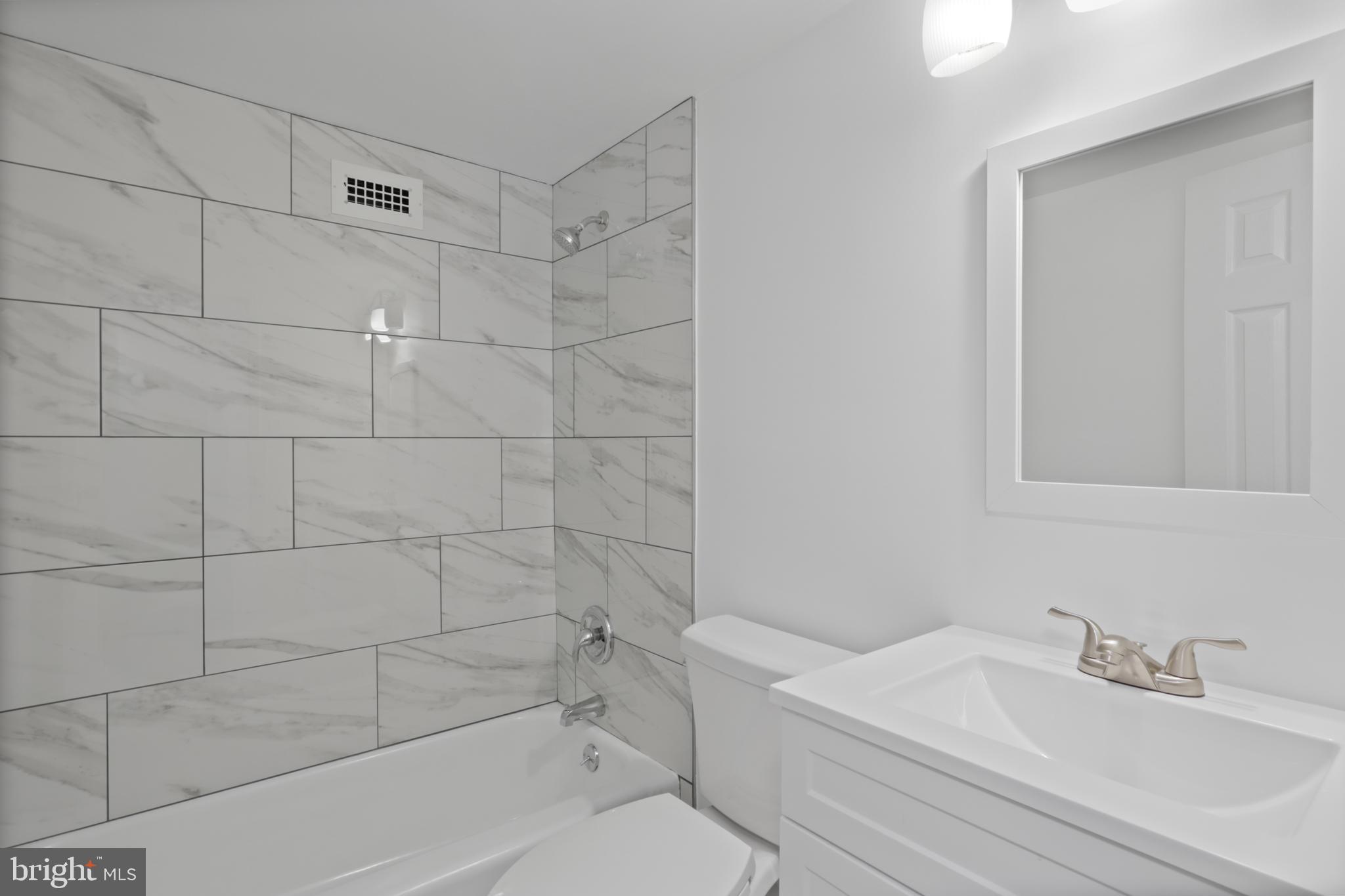 THE SEASONS - Residential