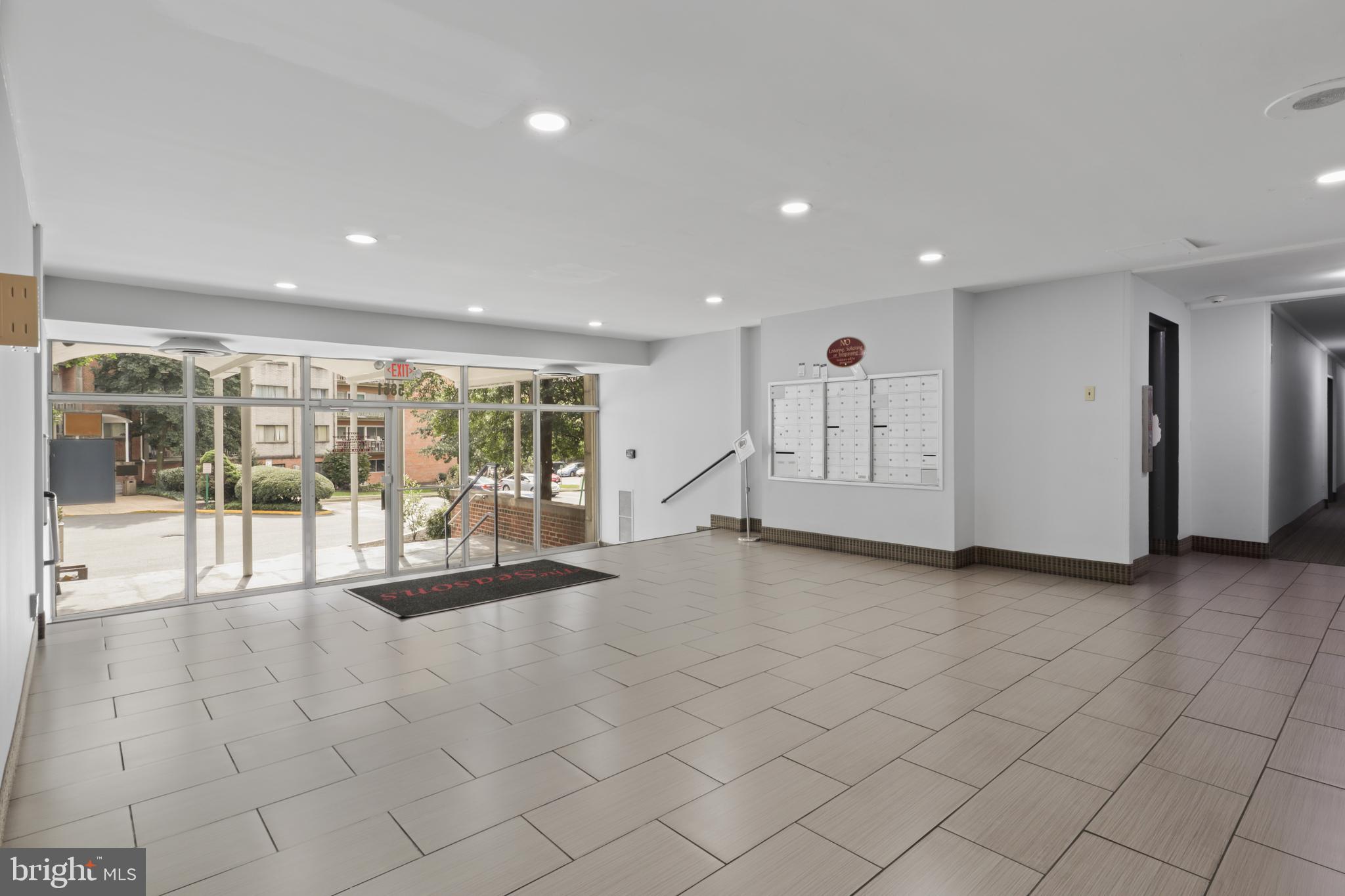 THE SEASONS - Residential