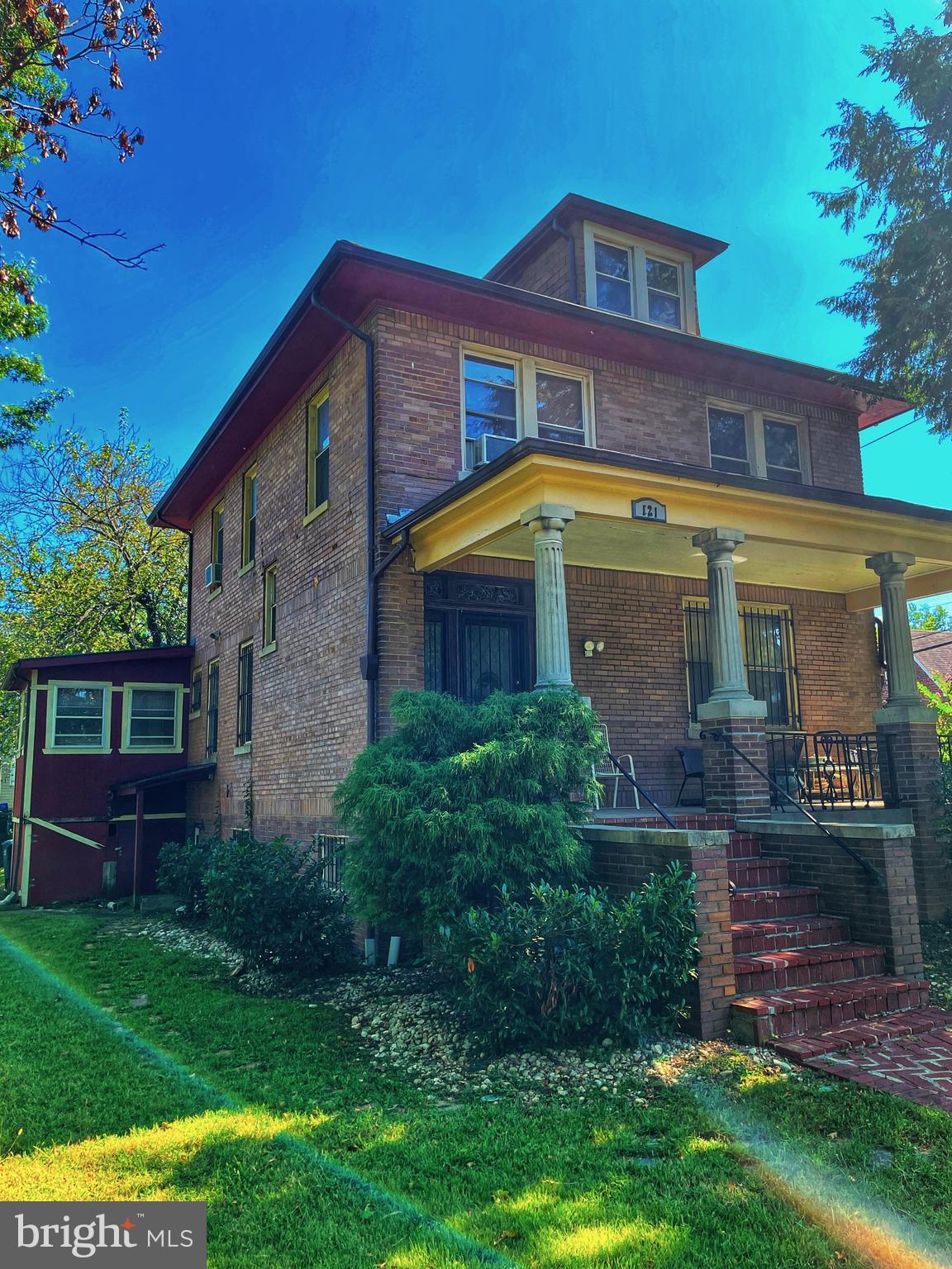 121 RALEIGH STREET SE