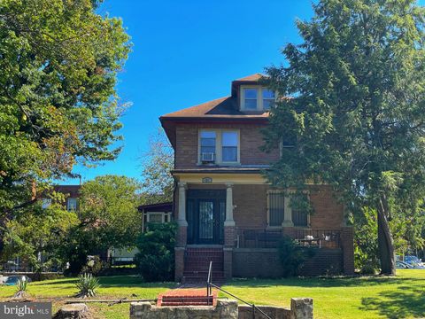 Photo of 121 Raleigh Street SE, WASHINGTON, DC 20032 (MLS # DCDC2235528)