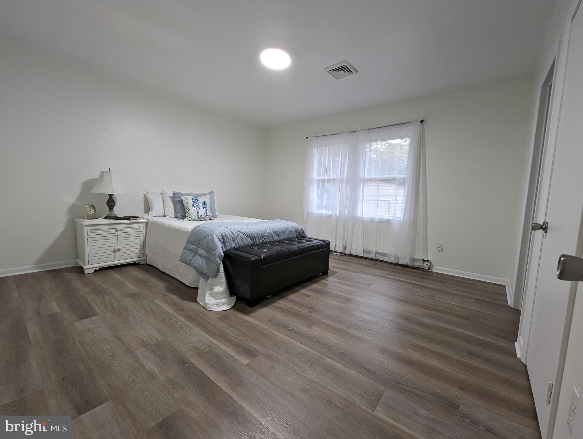 SOUTH BEECHWOOD - Residential