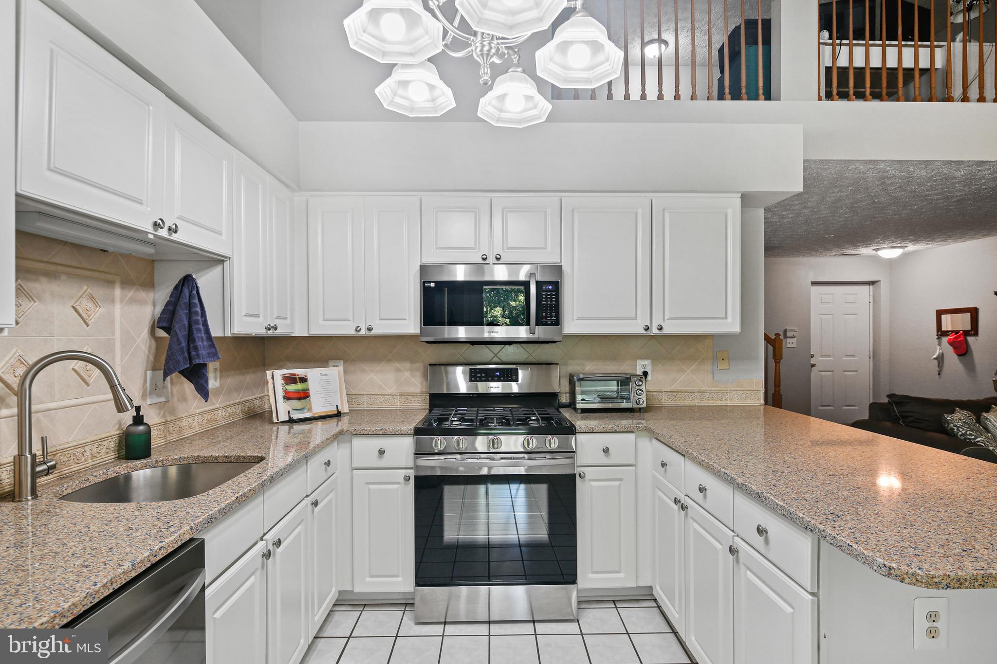 ADMIRAL REACH AT HARBOUR GATES - Residential