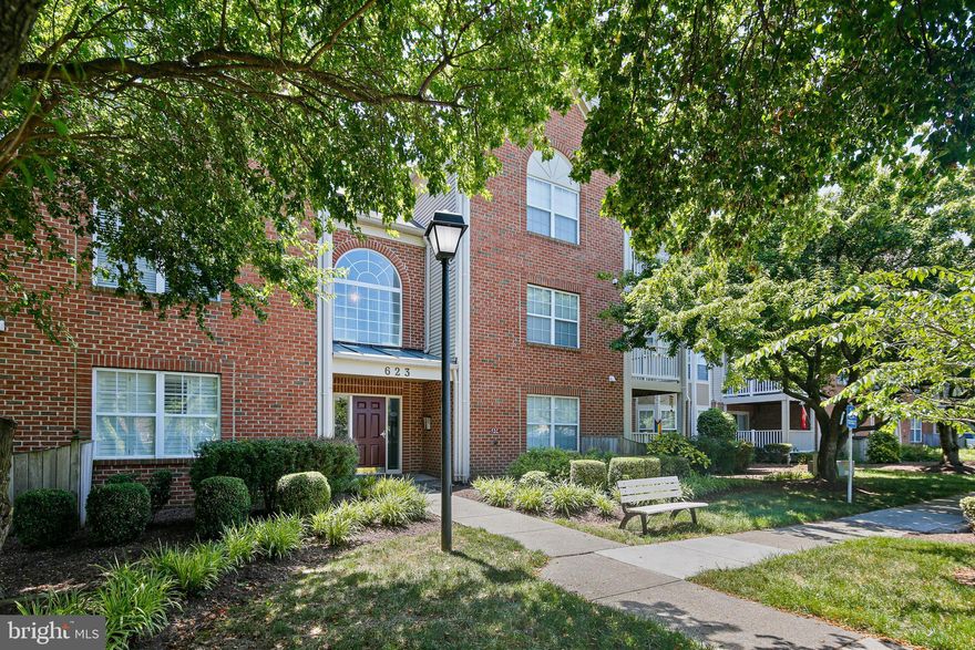 Back on Market! Financing fell through. See it this weekend! 2 bed 2 bath, top floor unit with extra loft space. Generous open space kitchen, living and dining area with a fireplace to customize for your lifestyle. Newly renovated bathrooms and kitchen appliances make this home move in ready. HVAC and water heater also less than 5 years old. What else is there to do except put your personal touches on this ready to move unit!