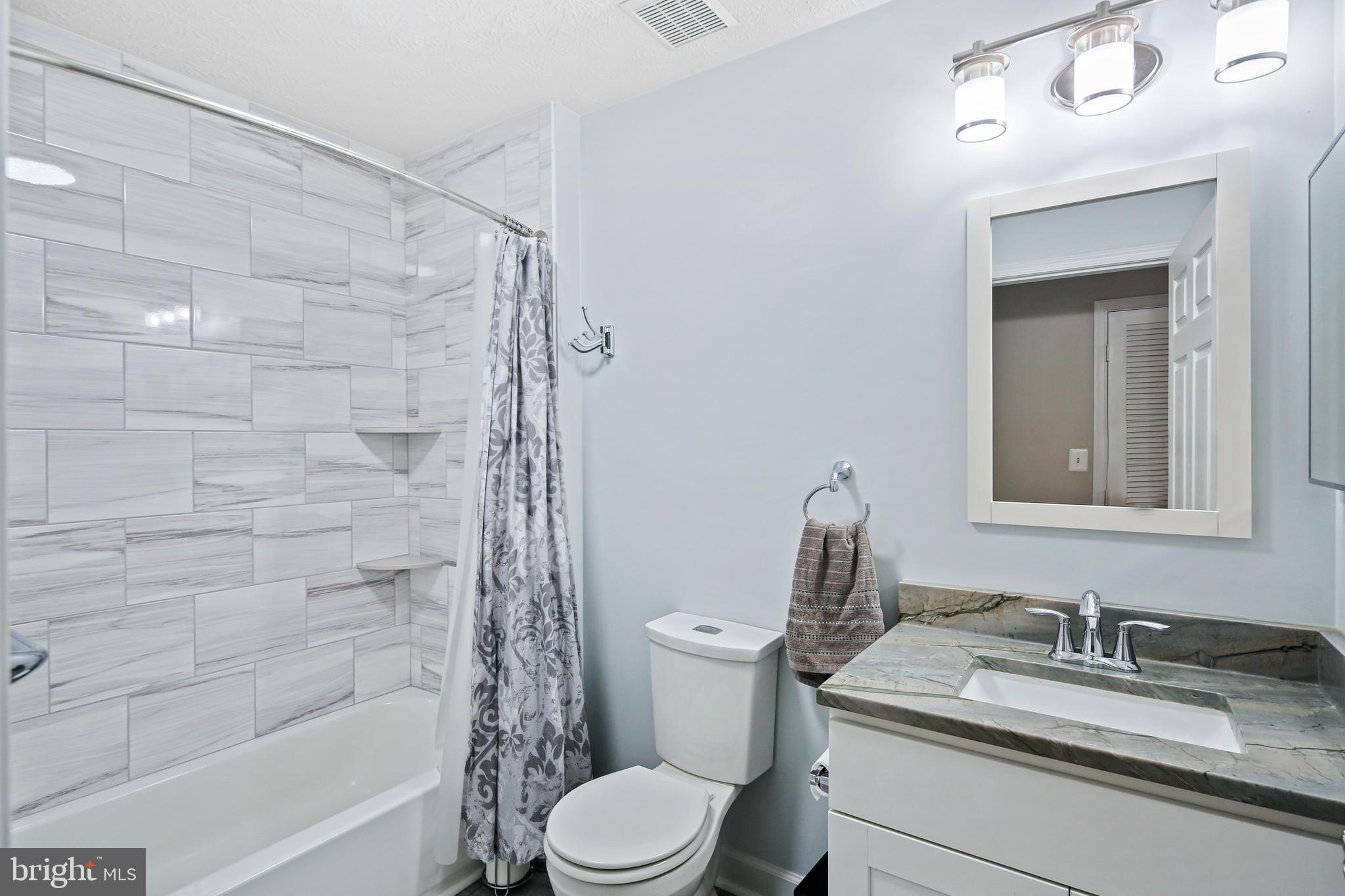 ADMIRAL REACH AT HARBOUR GATES - Residential