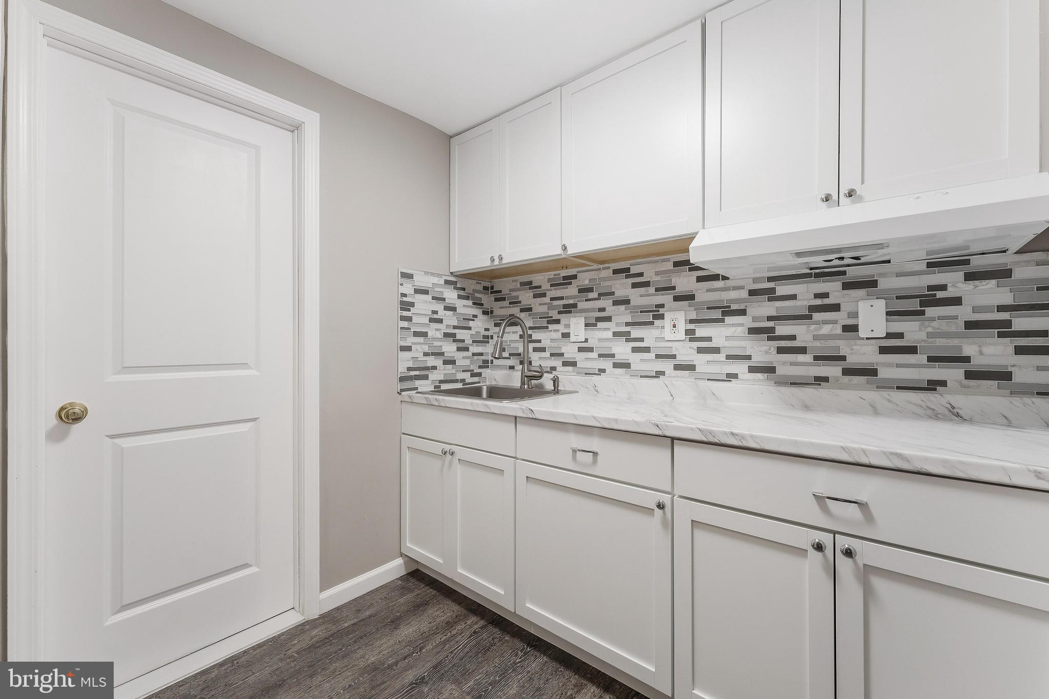 BELMONT COUNTRY CLUB - Residential Lease