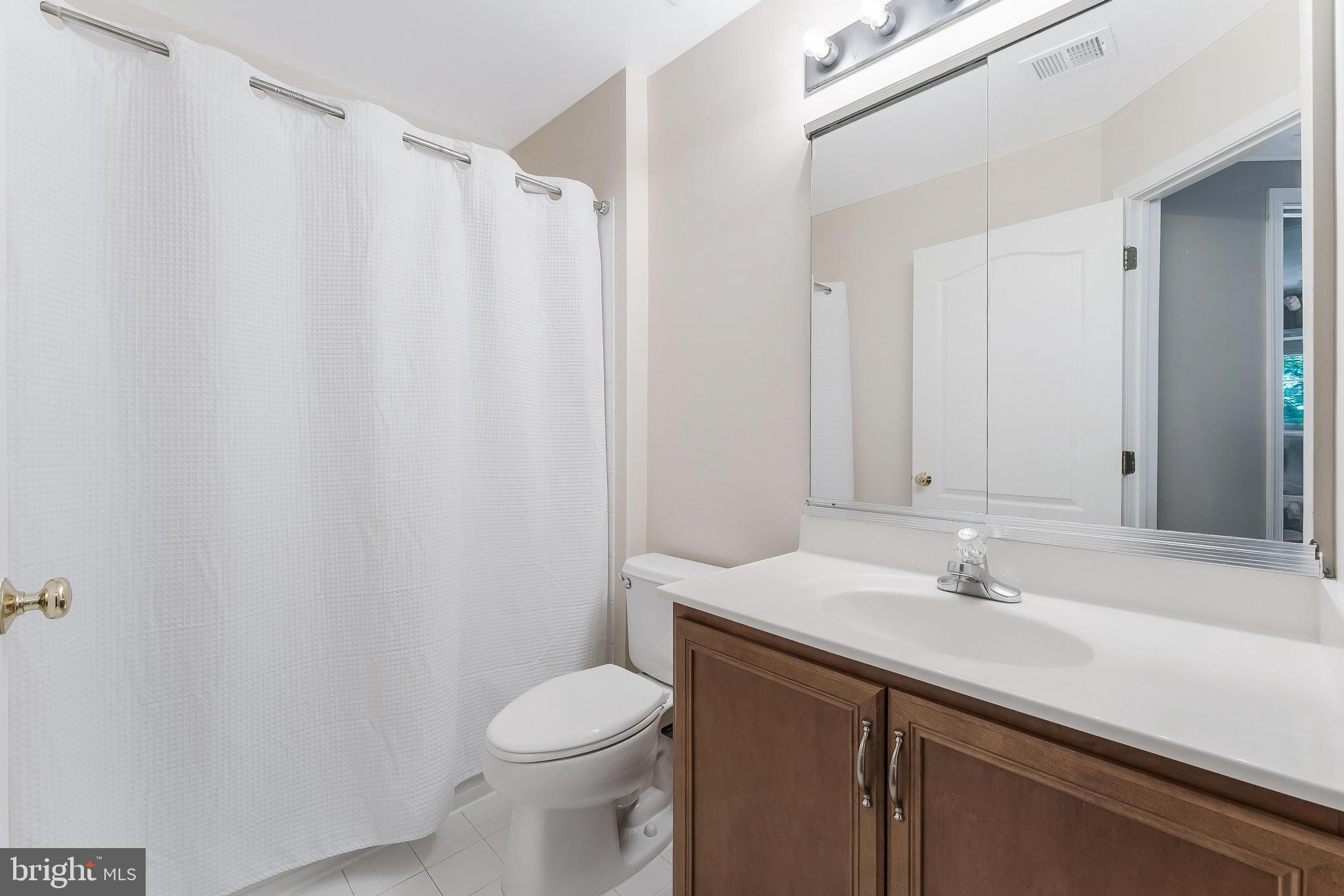 BELMONT COUNTRY CLUB - Residential Lease