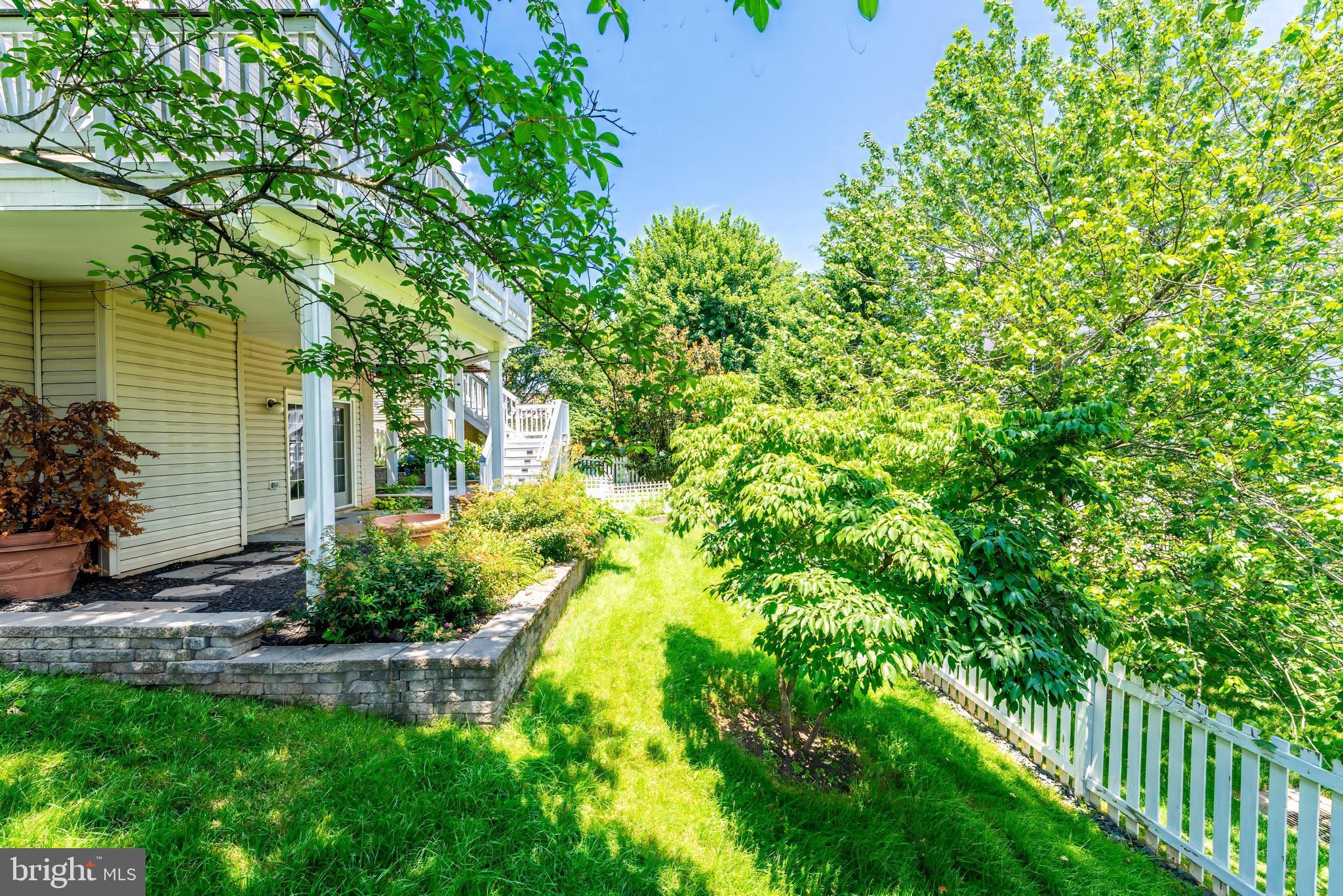 BELMONT COUNTRY CLUB - Residential Lease