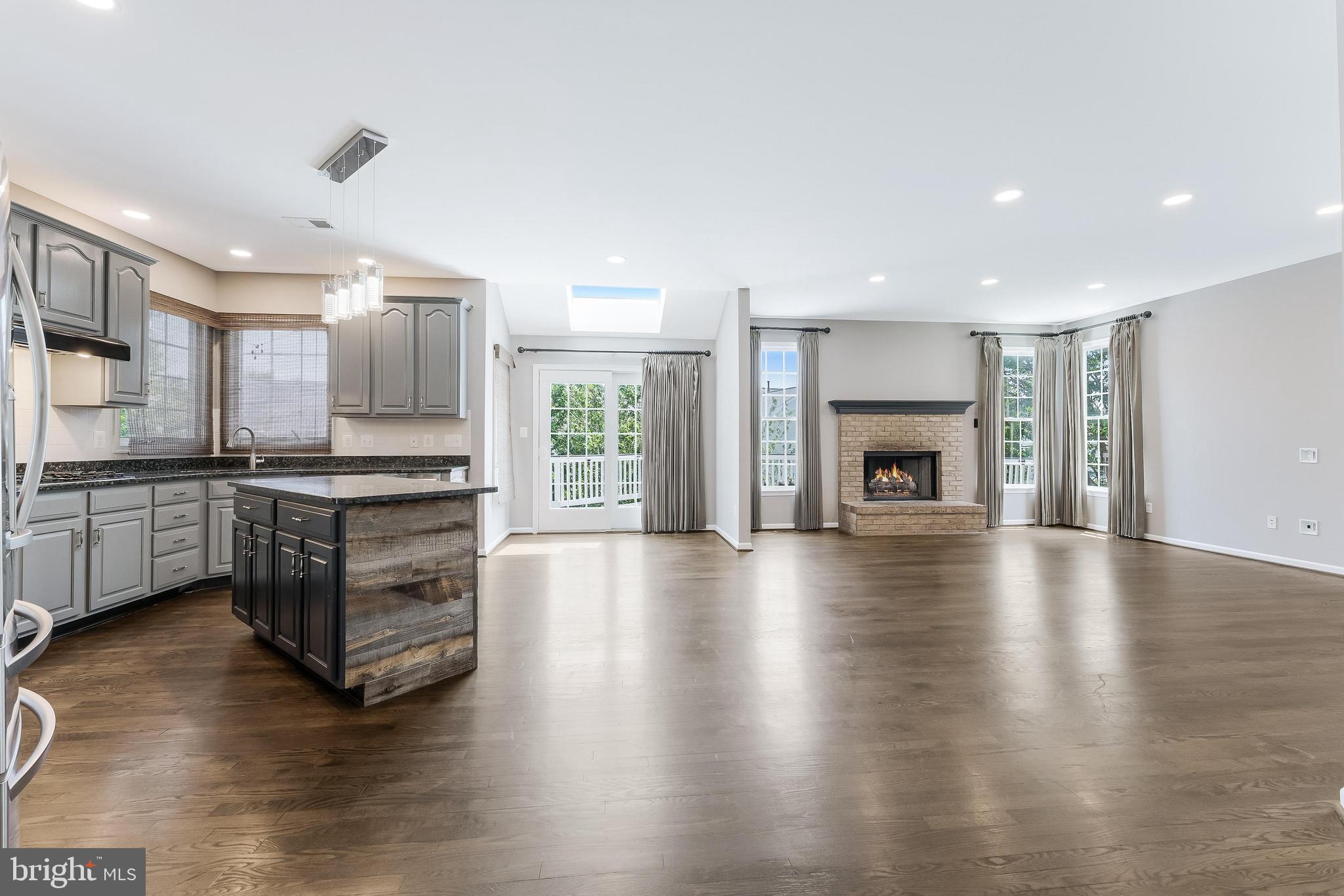 BELMONT COUNTRY CLUB - Residential Lease