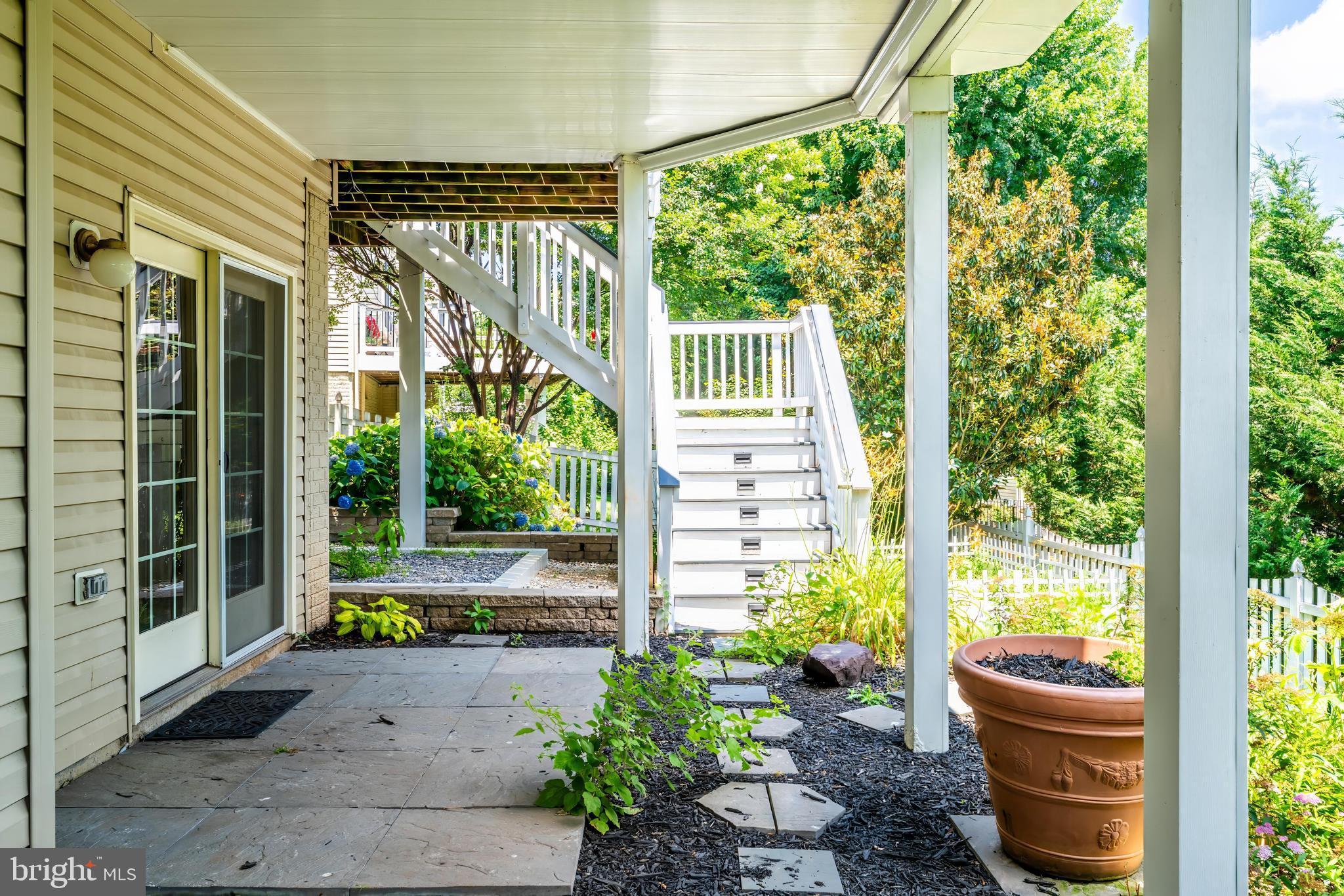 BELMONT COUNTRY CLUB - Residential Lease