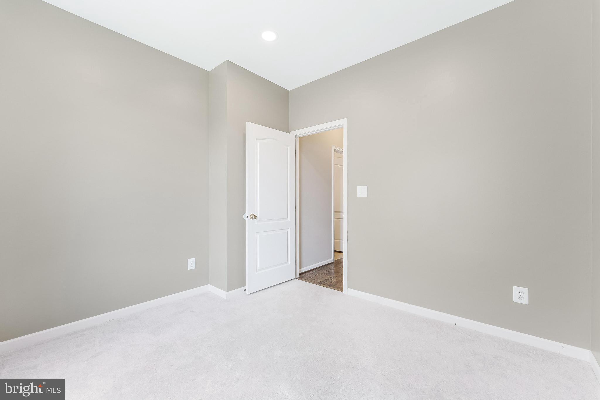 BELMONT COUNTRY CLUB - Residential Lease