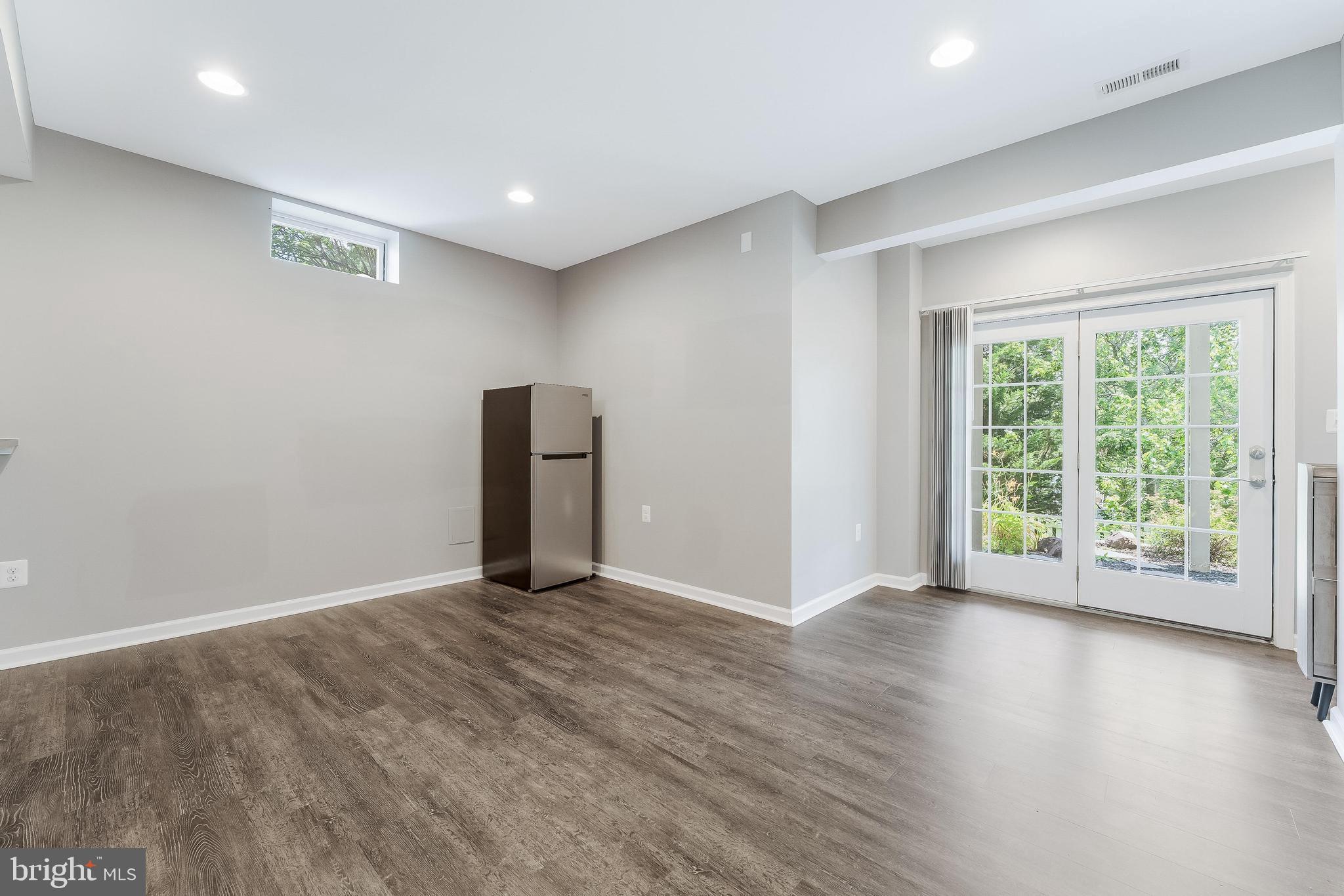 BELMONT COUNTRY CLUB - Residential Lease