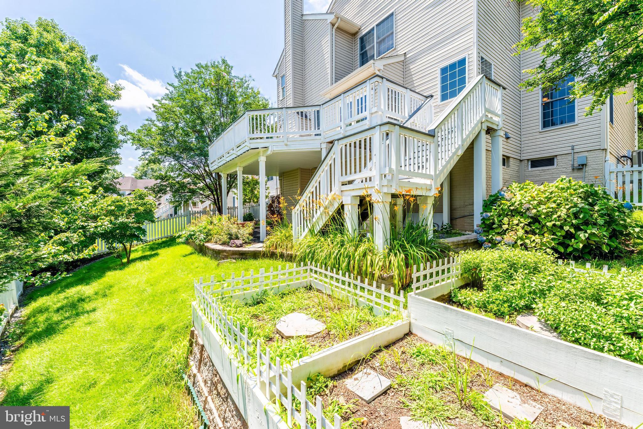 BELMONT COUNTRY CLUB - Residential Lease