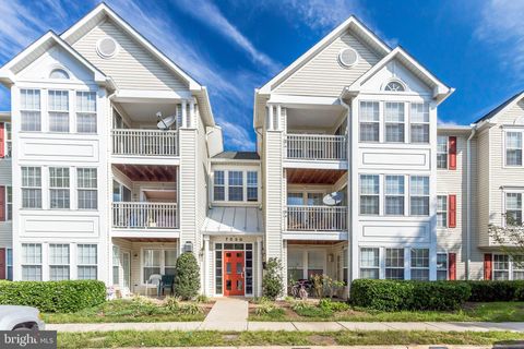 Photo of 7530 Coxton Court #113, ALEXANDRIA, VA 22306 (MLS # VAFX2304646)