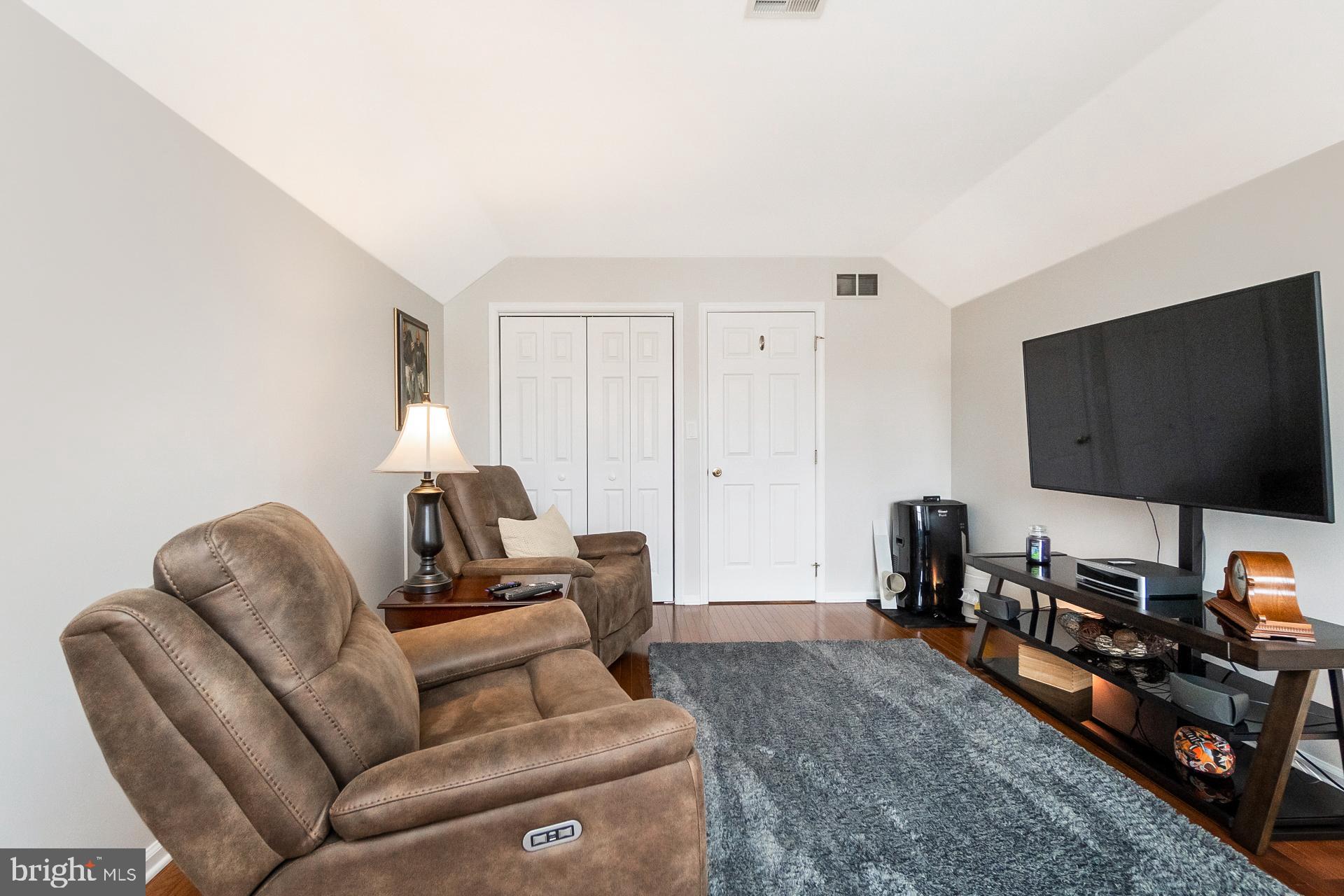 WYNNEWOOD TERRACE - Residential