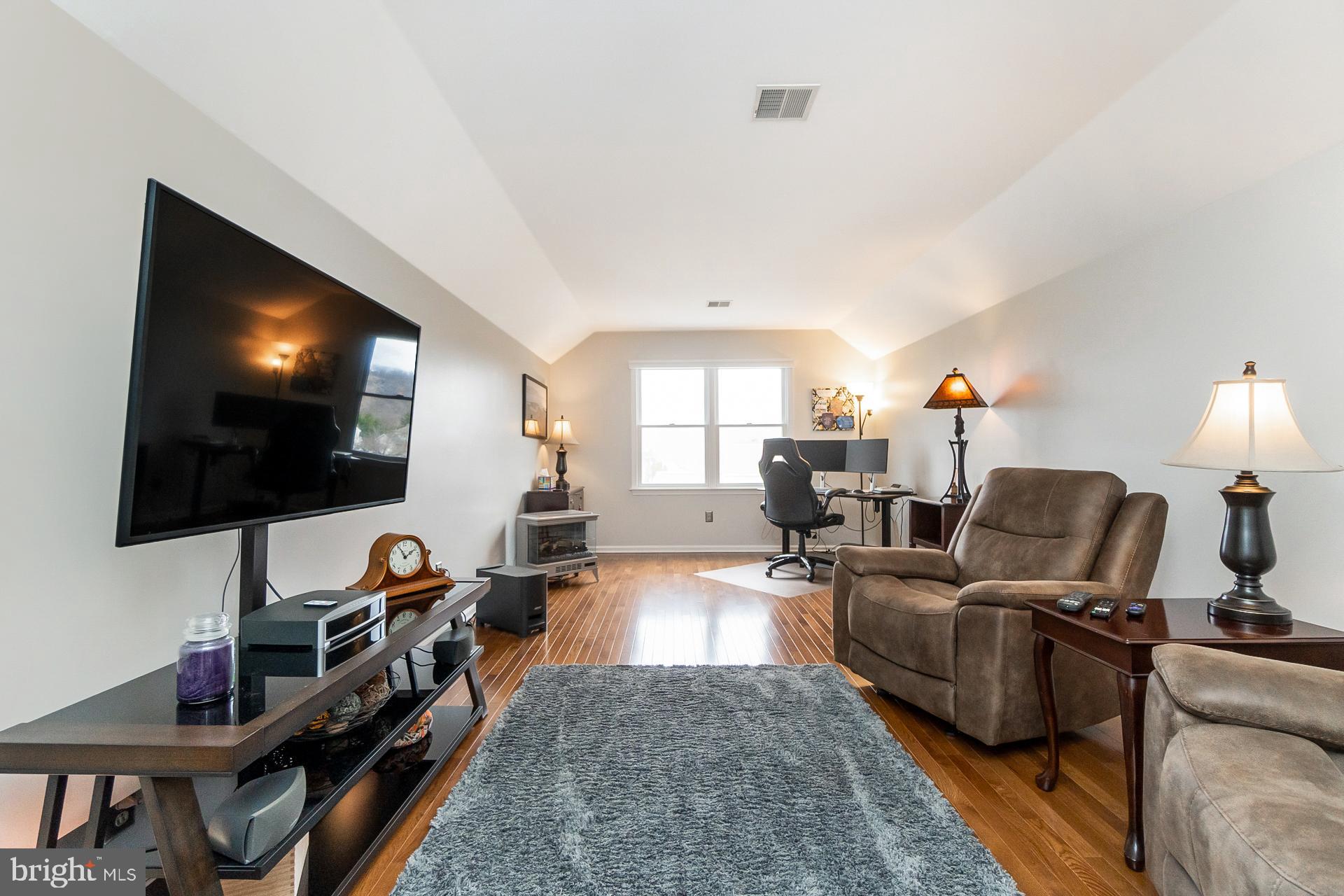 WYNNEWOOD TERRACE - Residential