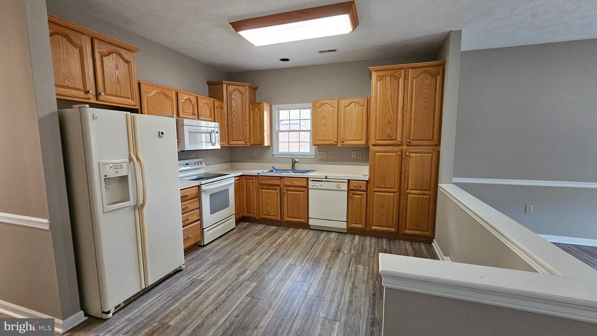 SUMMERLAND MANOR - Residential