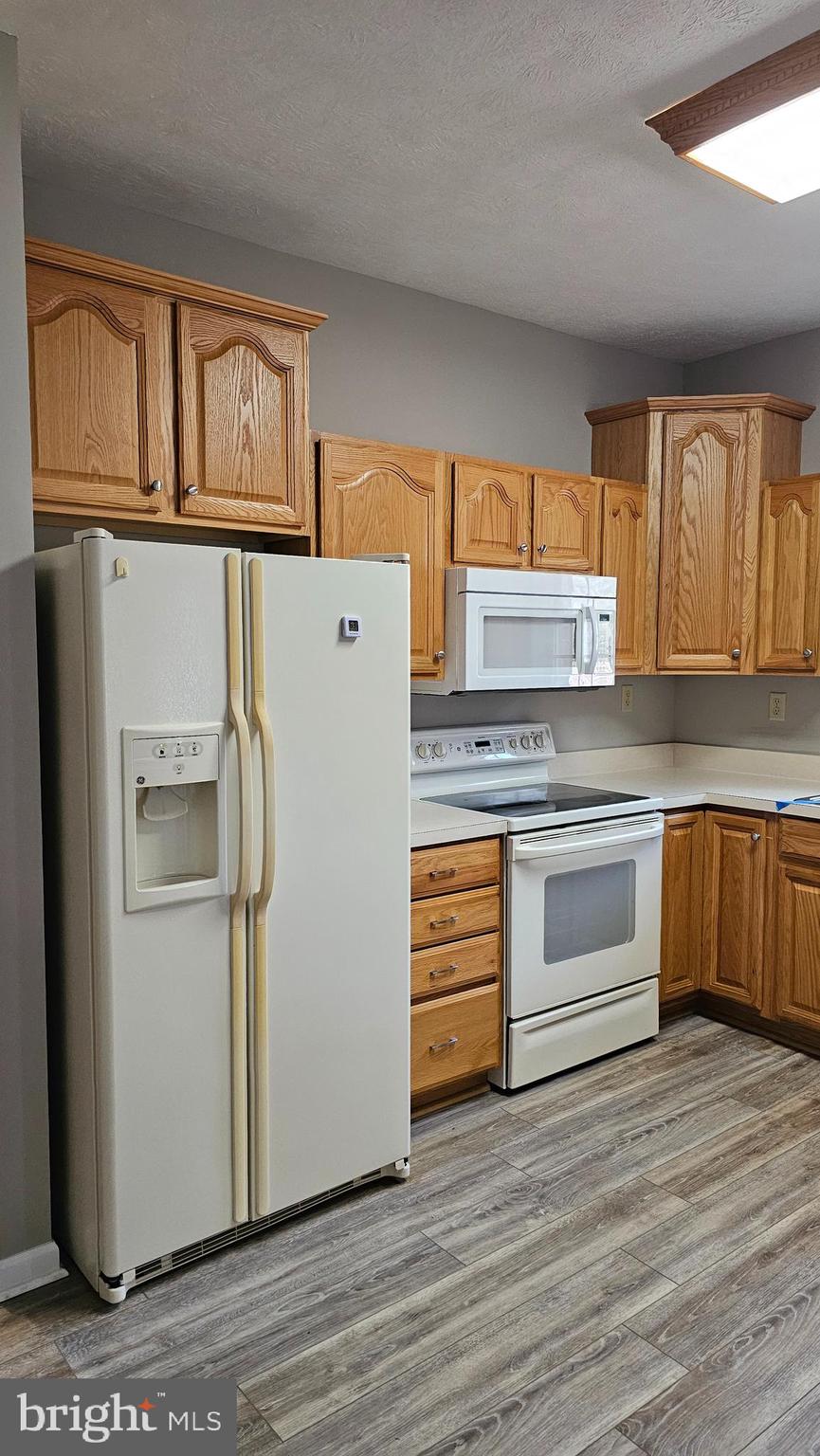 SUMMERLAND MANOR - Residential