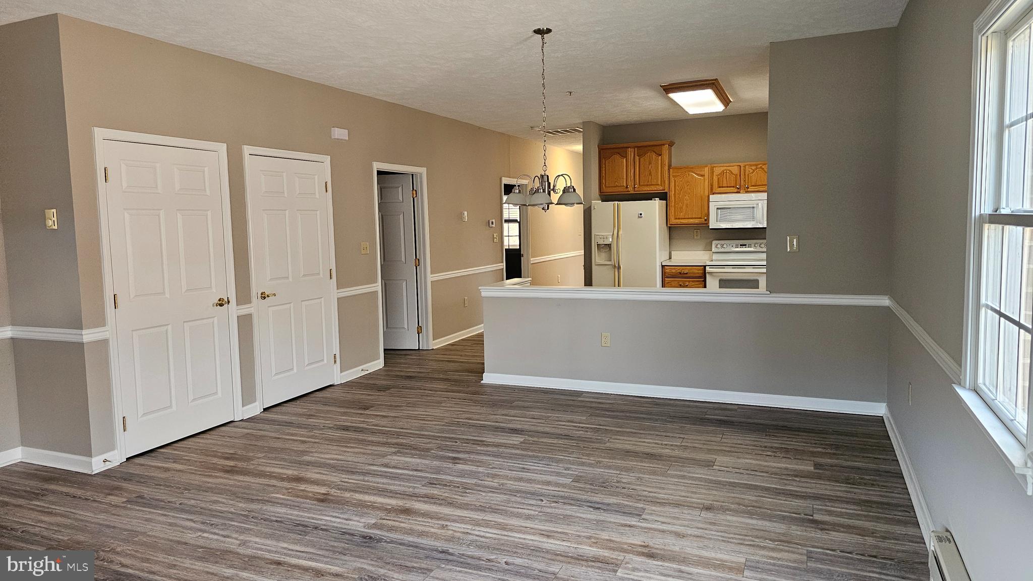 SUMMERLAND MANOR - Residential