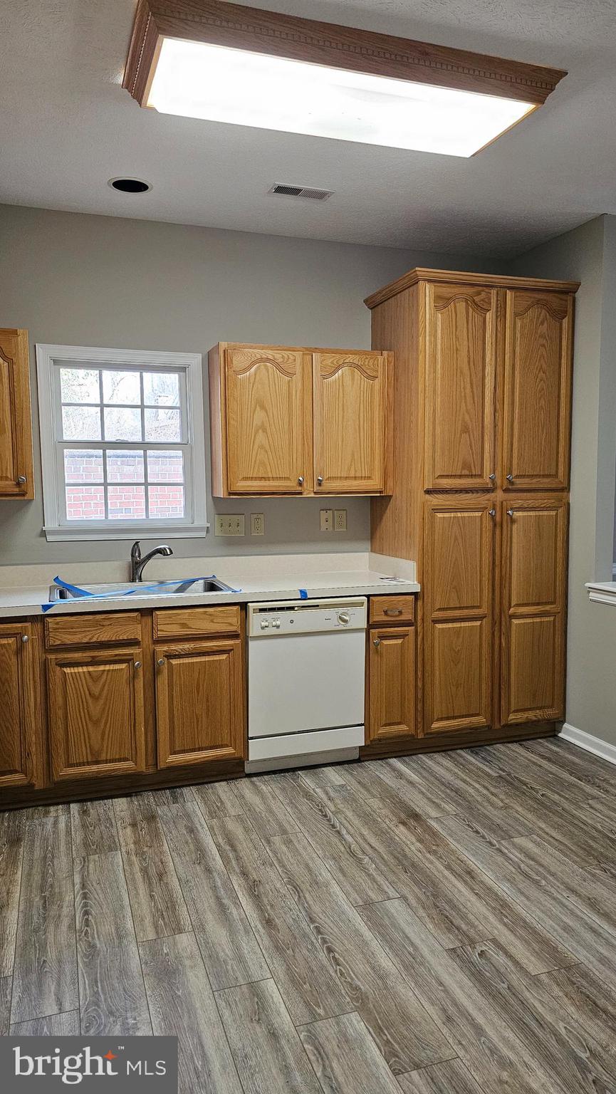 SUMMERLAND MANOR - Residential