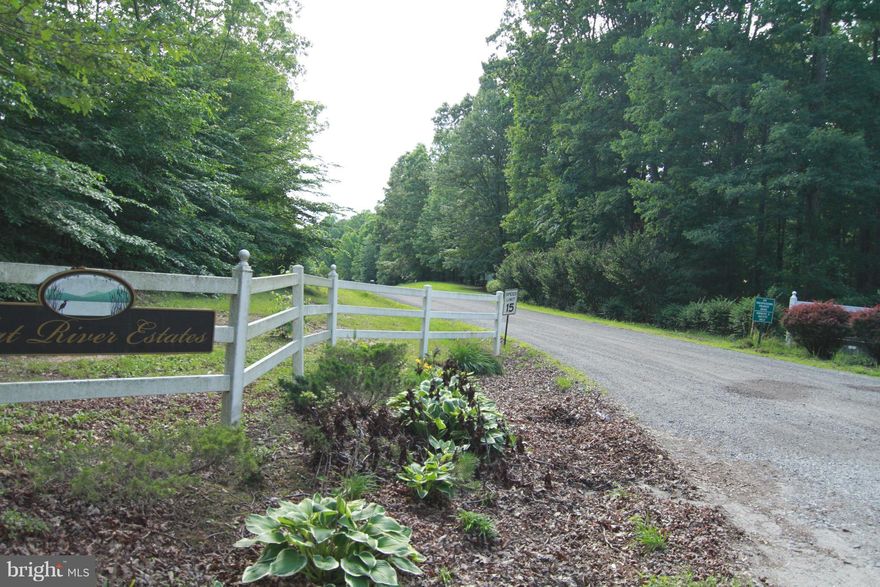 Beautiful country living. Build your new home on 20+acres in Mat River Estates. Established homes.10mi from Spotsylvania Court House. Proposed home site survey, soil evaluation report, shrink/swell soil report have been done-docs available. Electrical & Comcast Cable at the site. Gravel driveway was put-in. Est 2.5 acres are cleared in 06 Neighborhood maintains the main road. Covenants available