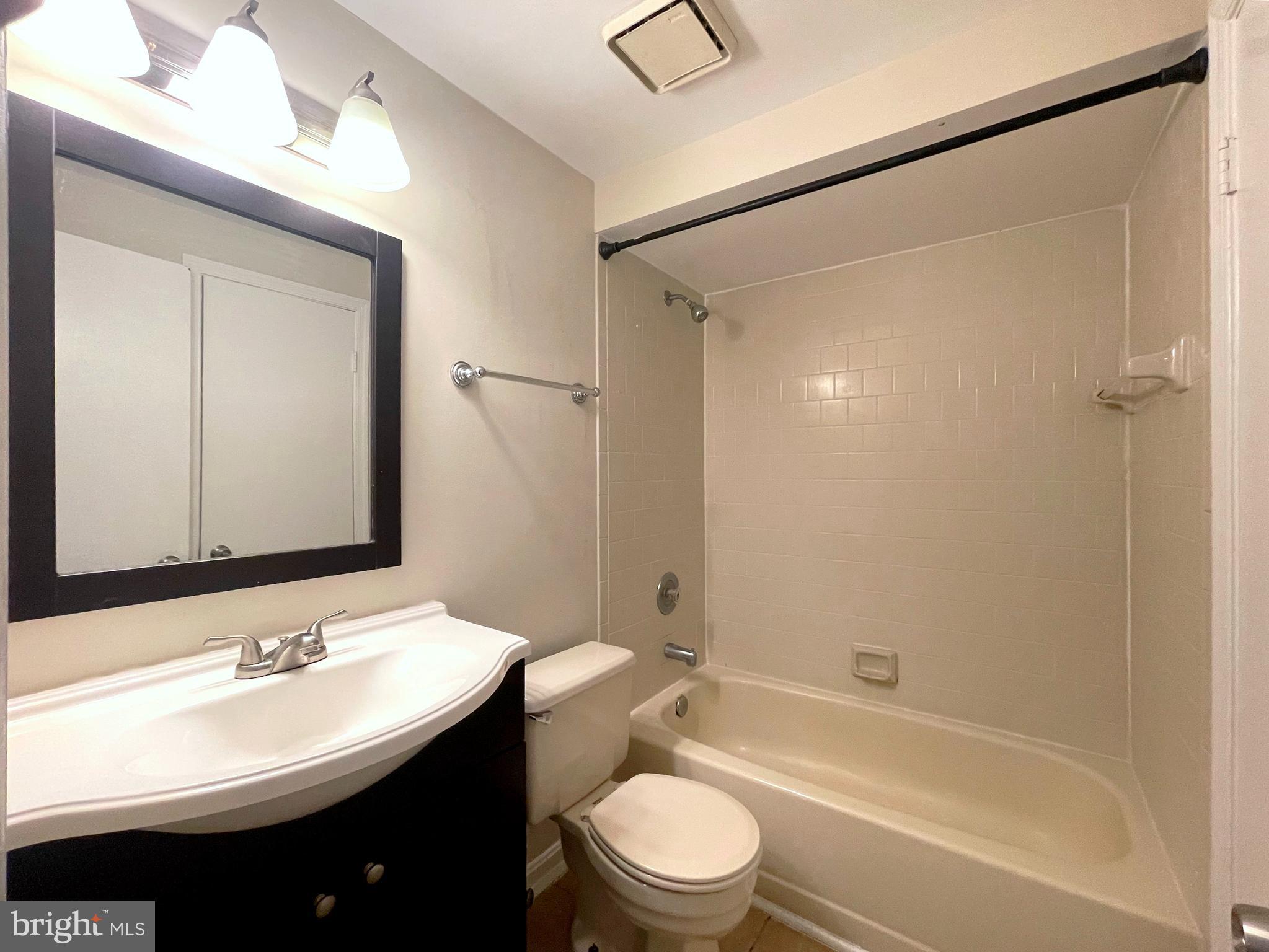 WESTLAKE VILLAGE - Residential