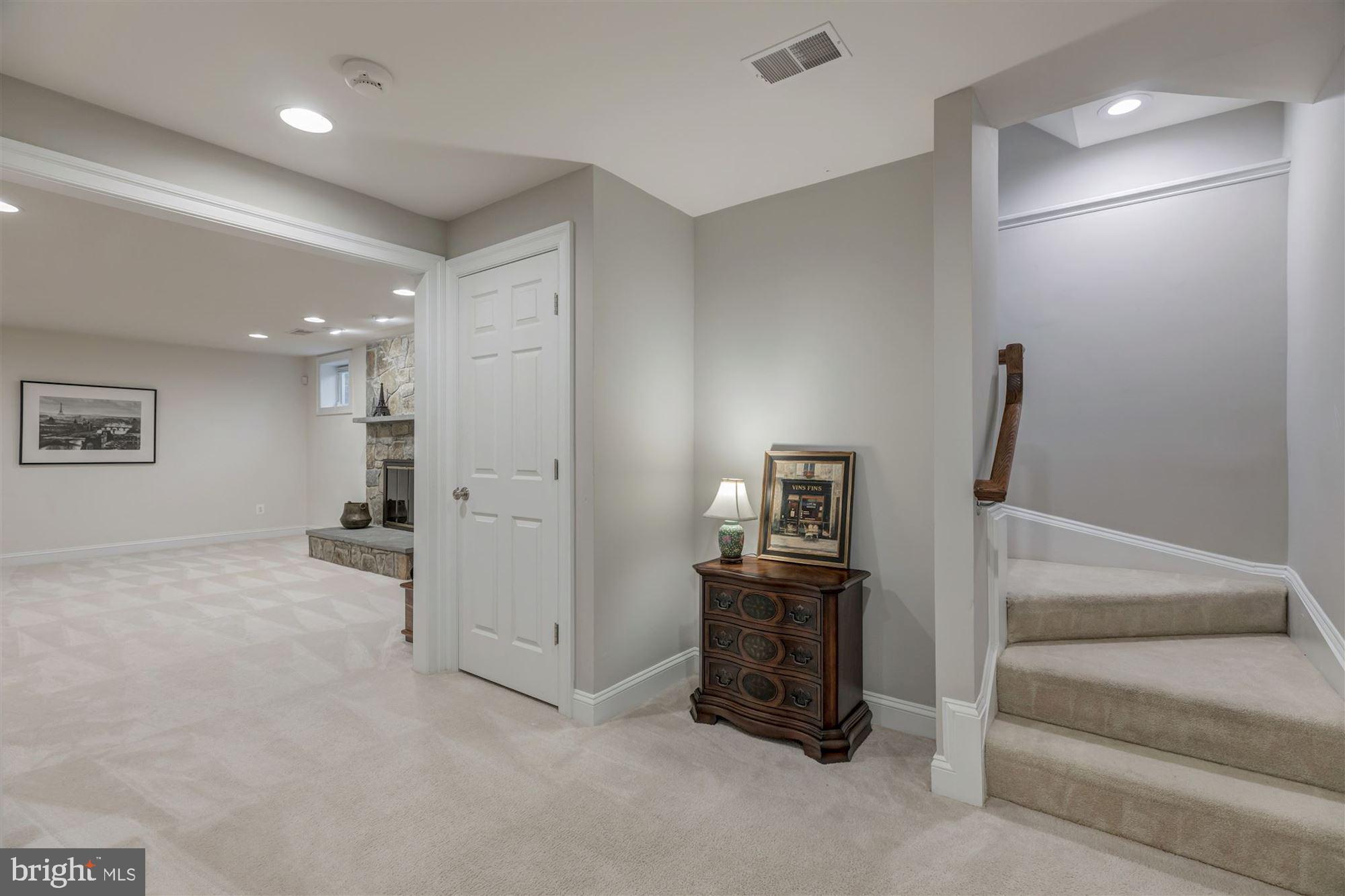 WEST MC LEAN - Residential
