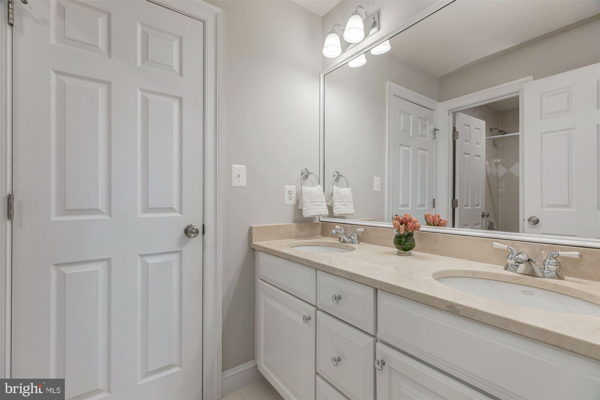 WEST MC LEAN - Residential