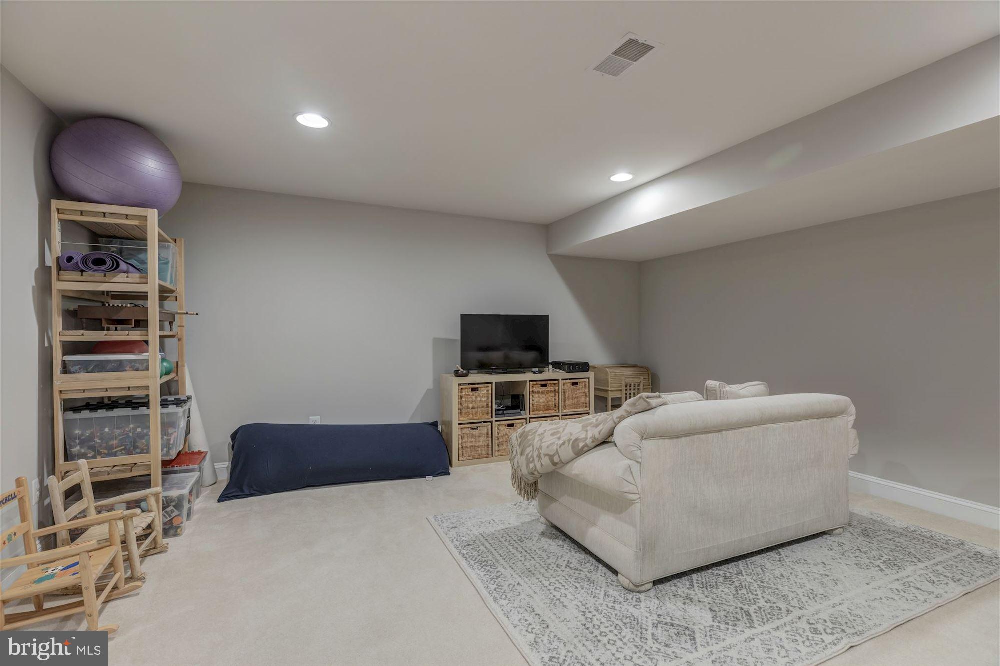 WEST MC LEAN - Residential