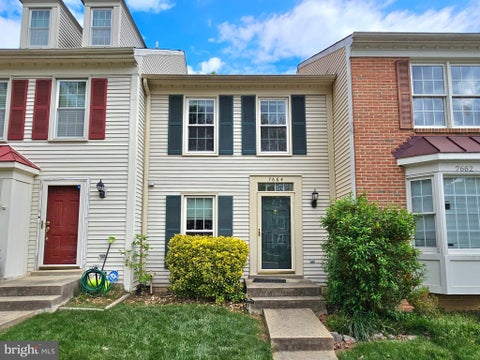 Townhouse For Rent - 7664 Northern Oaks Court<br/> SPRINGFIELD, VA 22153