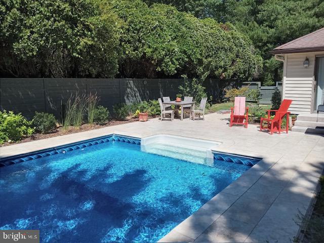 206 BARROLL DRIVE
