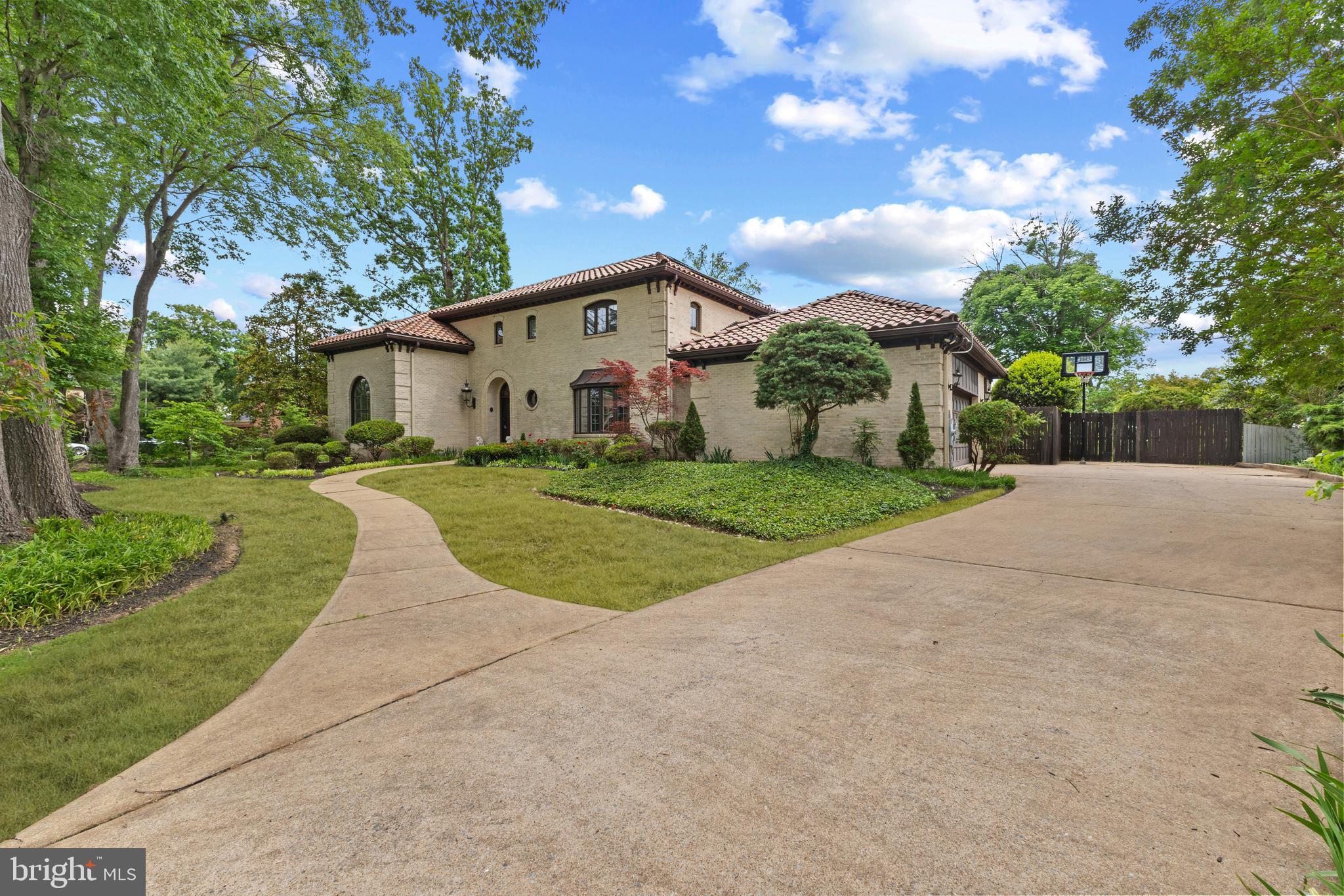 3905 BELLE RIVE TERRACE