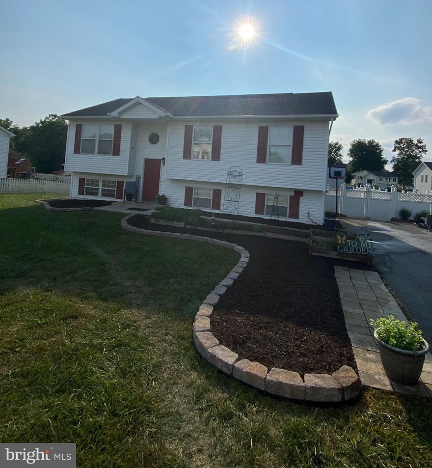 This outstanding detached home is located in the highly sought-after Briar Run Estates. The home features 3 bedrooms, 3 bathrooms, and a fully finished and improved basement with a full bathroom and a Roman shower.  Ample storage space is available, including storage under the staircase and a second storage closet in the basement for winter coats, and a second fridge. The property boasts a large, mostly level lot that is fully fenced, with ample parking space for 6-8 vehicles in the driveway. The front landscaping adds curb appeal, with plenty of space for your gardening aspirations. Internally, the home has been freshly painted, including the walls, ceilings, and trim. The roof was replaced in the summer of 2018, and new kitchen appliances were purchased in the same year. The HVAC system and water heater were both replaced less than 4 years ago. The home also includes a 5-year-old Washer/Dryer set and a water softener. Additionally, The main level closet has been converted into a pantry, conveniently located off of the kitchen. Home also offers a water softener in the laundry room.  There is plenty of space for a deep freezer and a second room in the lower level for a den/game room/office/study or additional storage if needed.