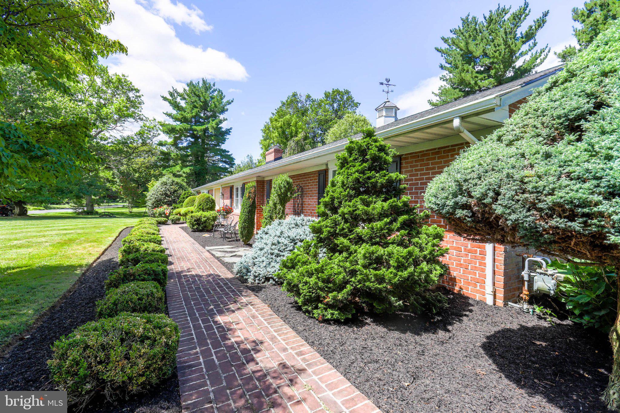 325 OVERHILL DRIVE