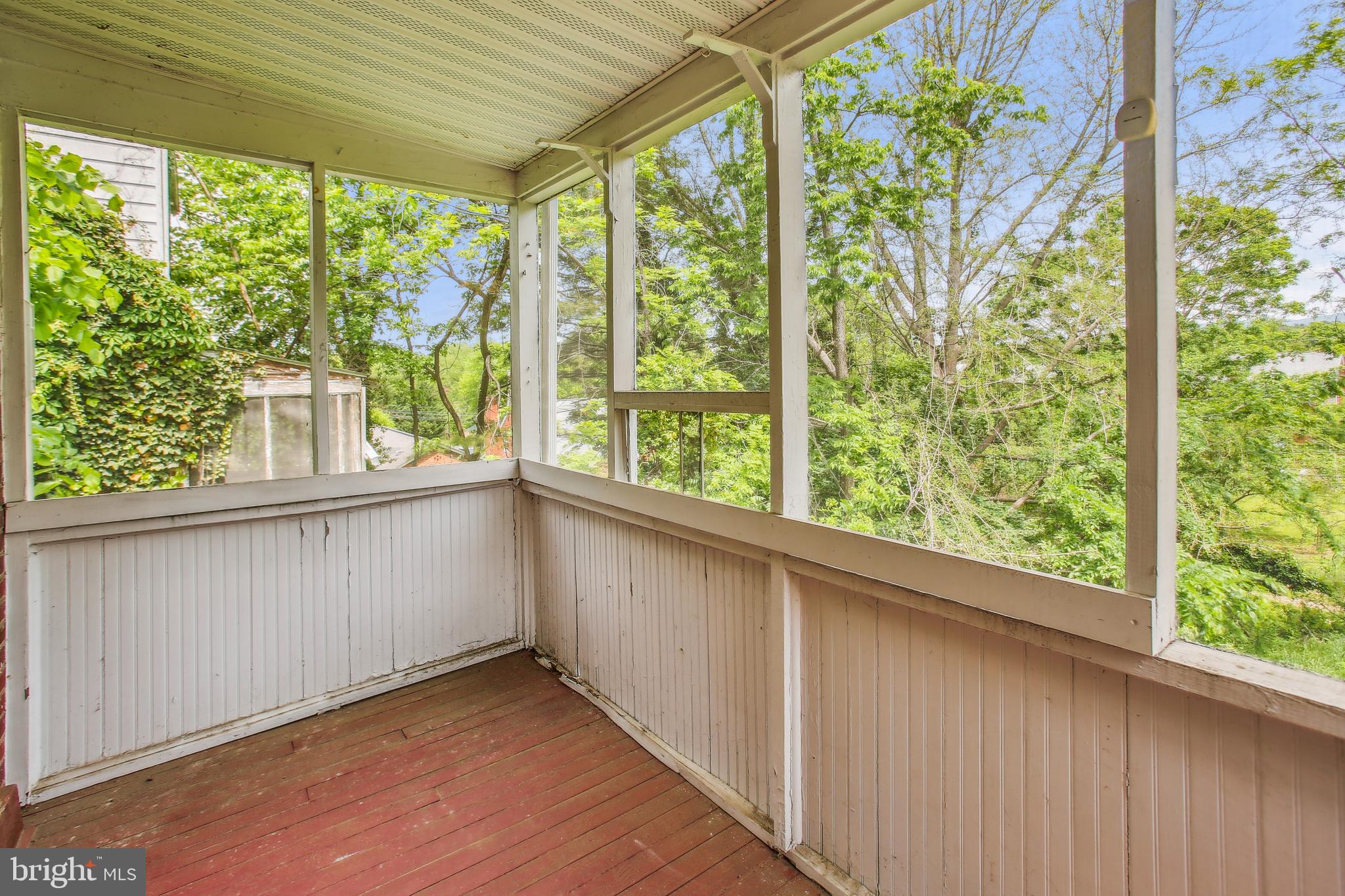 ACADEMY MANOR - Residential