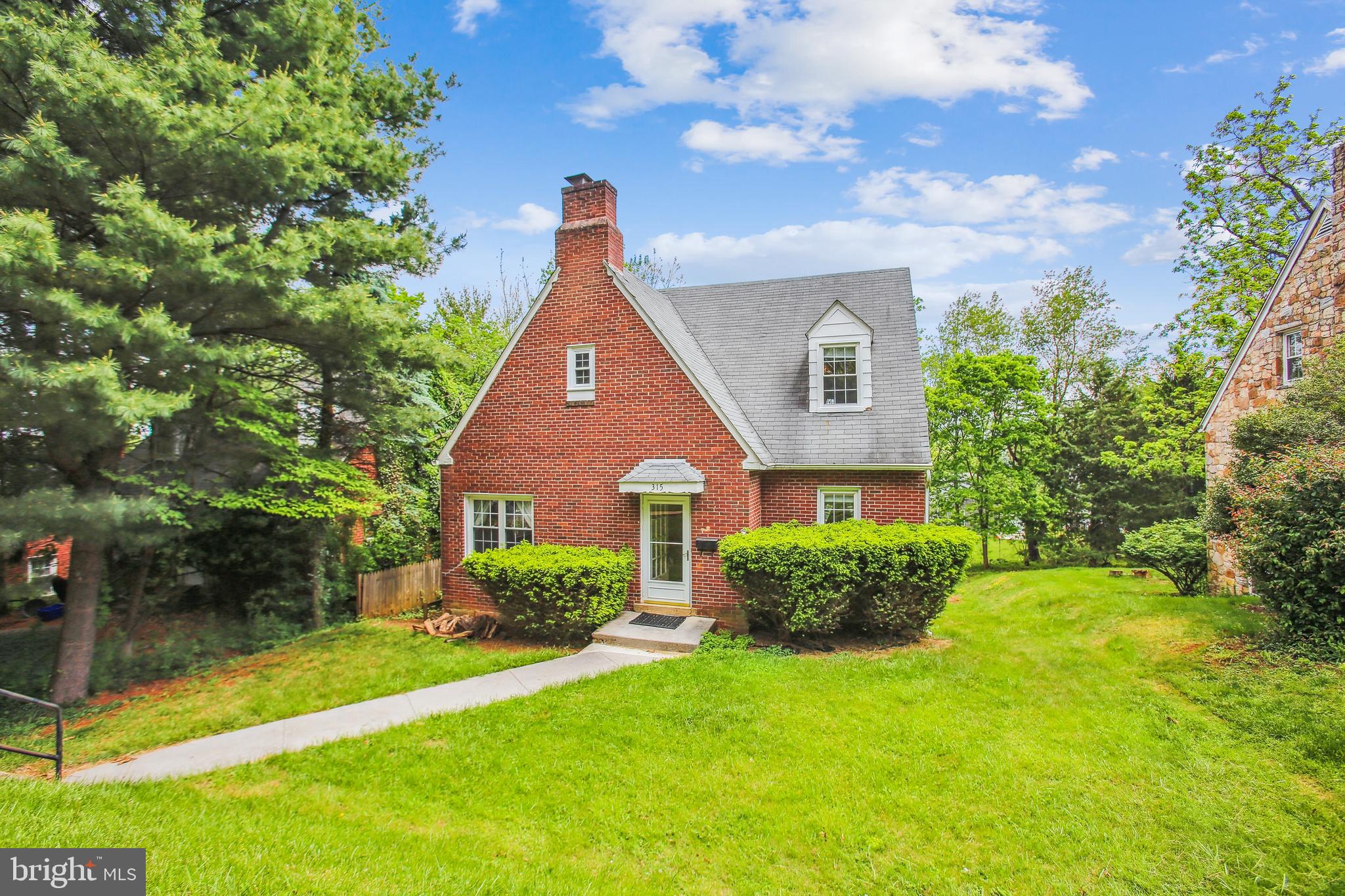 Welcome Home to this charming Brick Cape Cod on quiet street across from Randolph Macon Academy. The Main floor with hardwood floors includes a family room with wood burning fireplace, a bedroom and office, full bath, functional kitchen and lovely screened porch.
The Upper level has 2 bedrooms with large closets and a full bath with tub/shower. The Lower level has a finished rec room with desk area, laundry/utility room and walkout level to deck and yard. Newer Windows, Dual heat pump system. Sold AS-IS, priced for quick sale. Water heater 2017, HVAC 2016
311 Villa Ave next door is also for sale, could be bought together for multi-generational living!