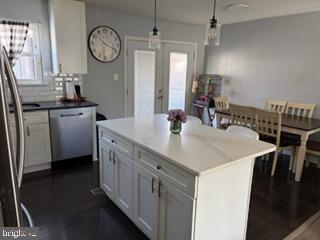 5598 SHADYBROOK DRIVE