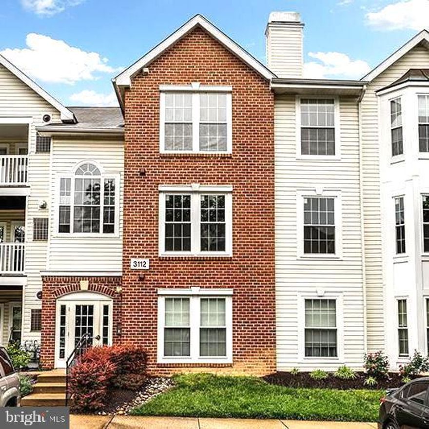 Fall in love with this beautifully appointed condo in a highly sought-after community, perfectly situated near Oxbow Nature Preserve,  just minutes from major highways, shopping, and dining.
Boasting over 1,200 square feet, this spacious condo has 3 bedrooms and 2 baths.  Step inside to discover brand-new carpeting that adds a fresh, modern touch, complemented by an open-concept layout and a dedicated dining area—ideal for both everyday living and effortless entertaining.
Sunlight pours through an abundance of windows, filling the home with natural light and creating a warm, inviting ambiance throughout.
Enjoy community activities like a community pool
This is the one you’ve been waiting for—don’t miss it!