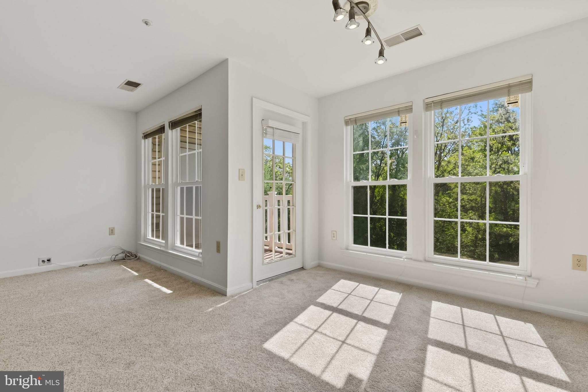 RUSSETT - Residential